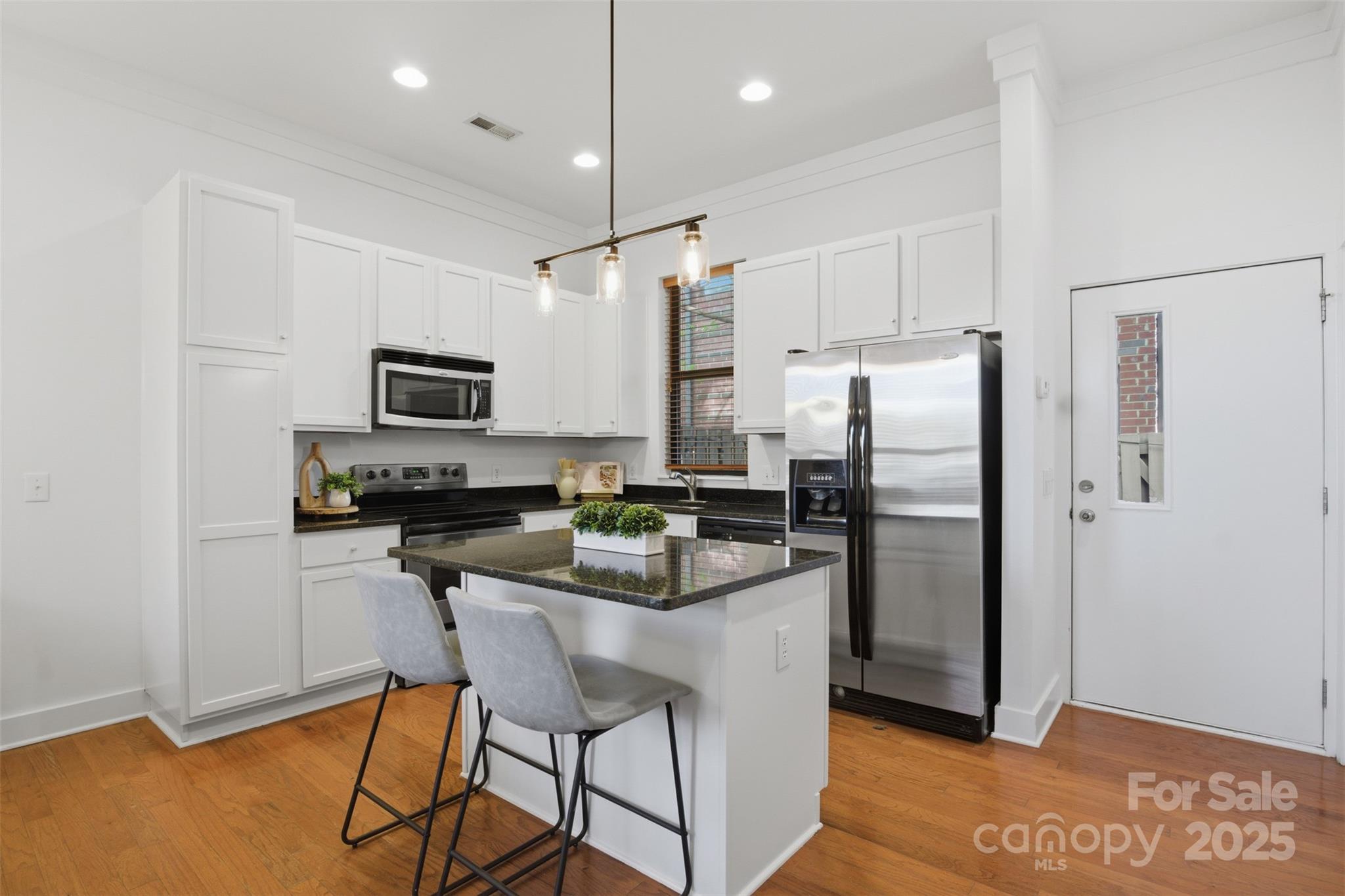 3254 Noda Boulevard Property Photo 4