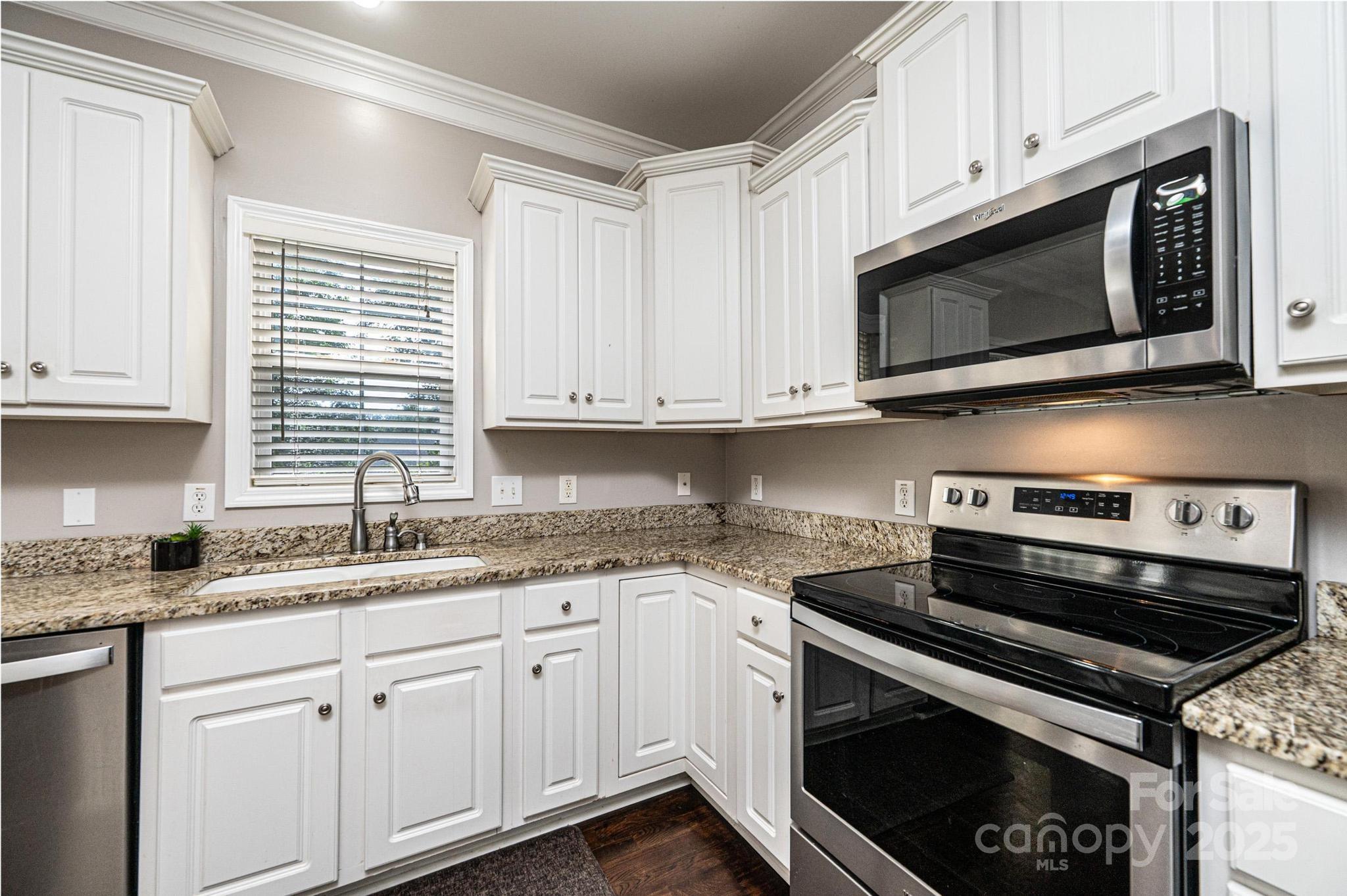 4963 Old River Drive Property Photo 9