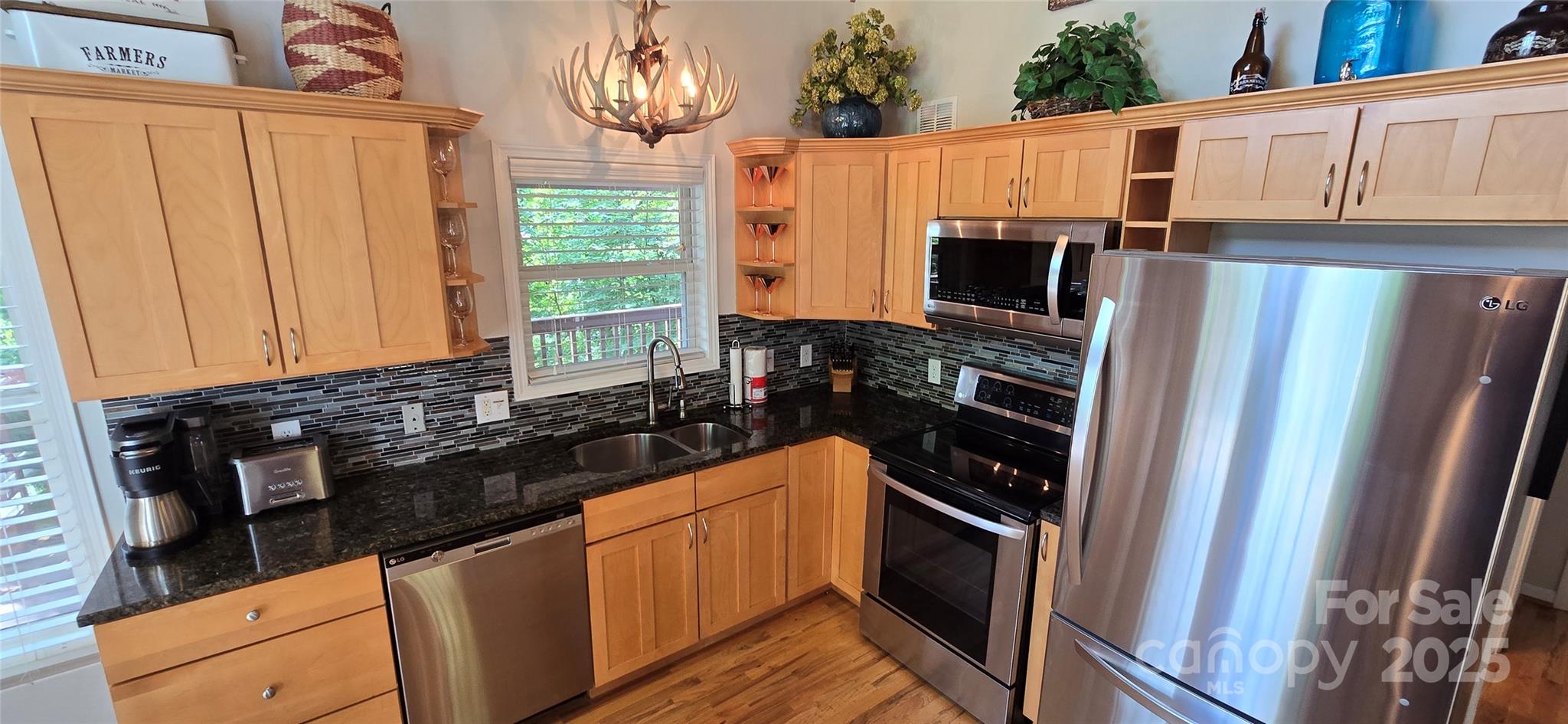 607 Rocky Top Trail Property Photo 12