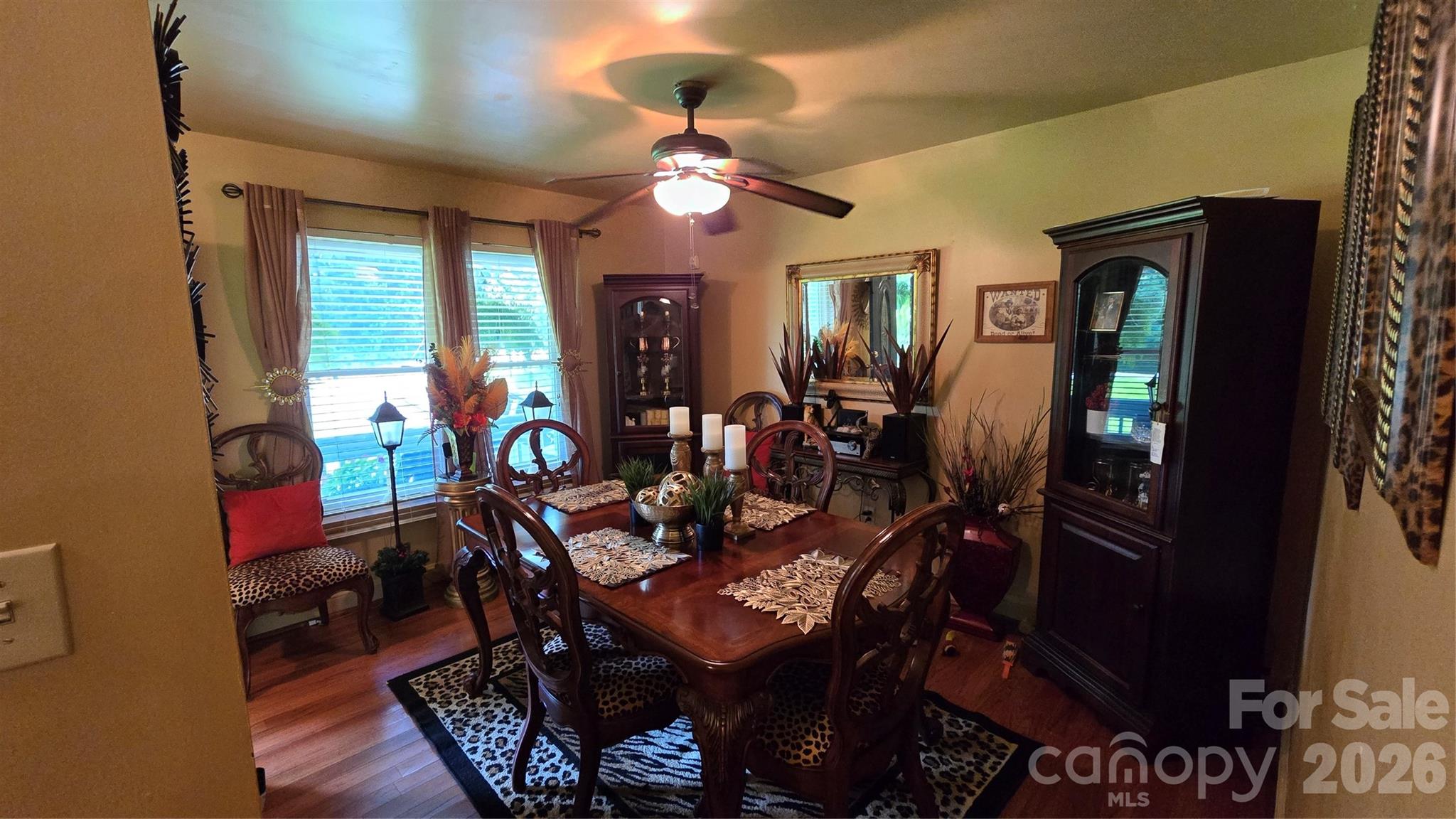 2715 Shandon Road Property Photo 7