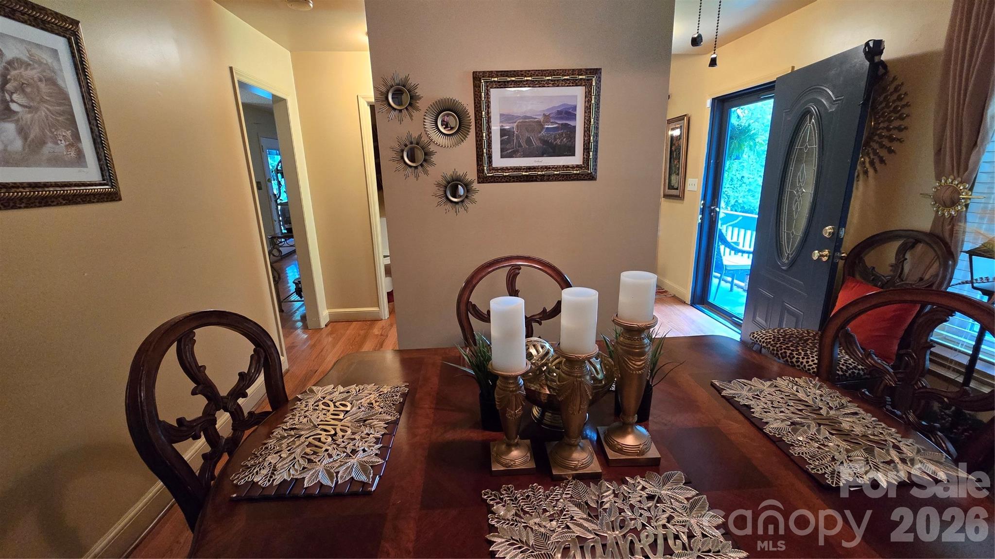 2715 Shandon Road Property Photo 8