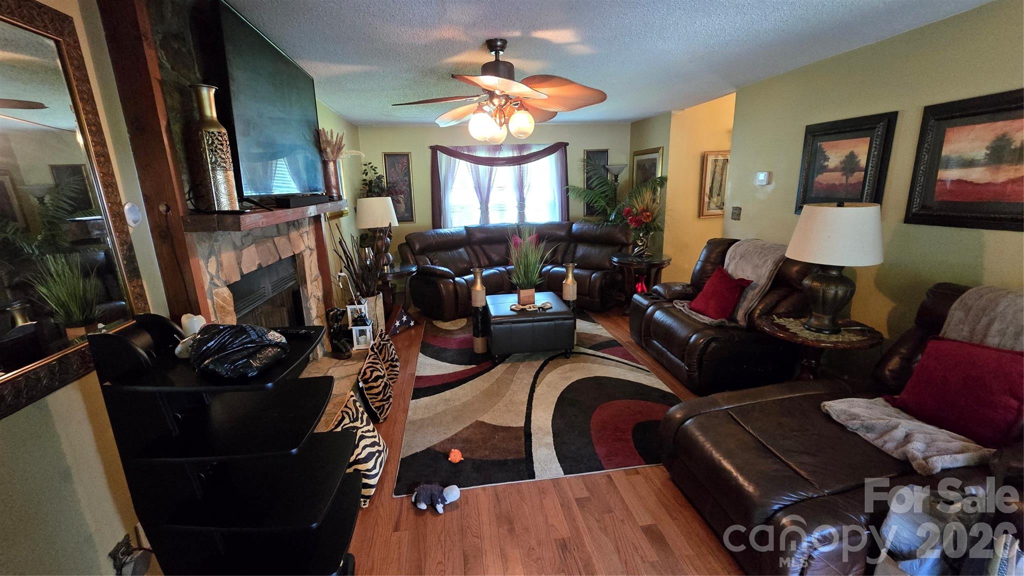 2715 Shandon Road Property Photo 12