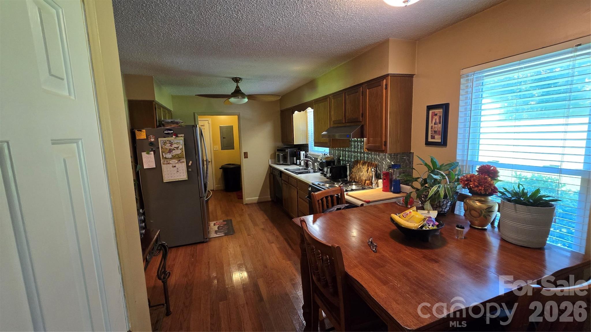 2715 Shandon Road Property Photo 13