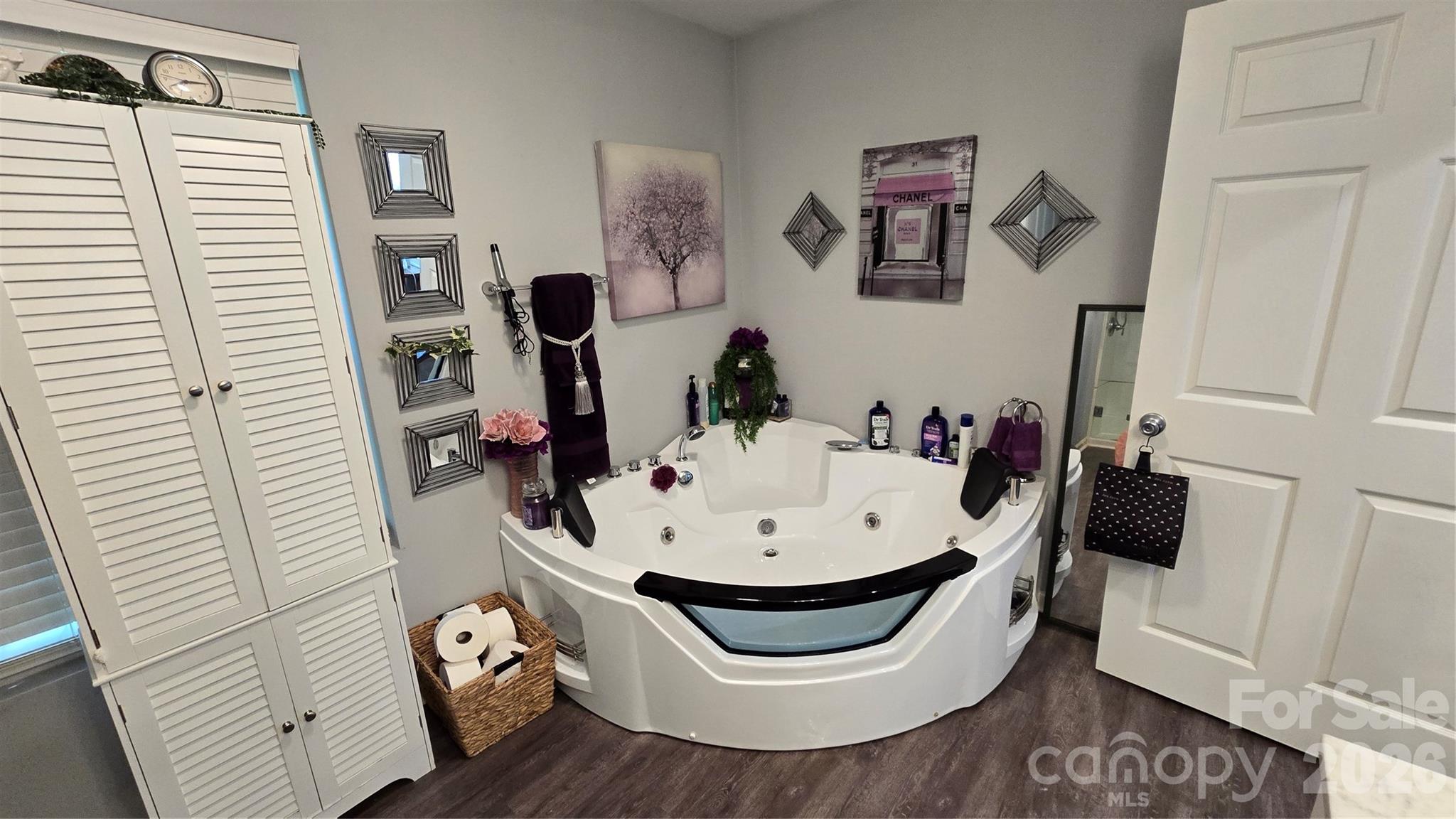 2715 Shandon Road Property Photo 21
