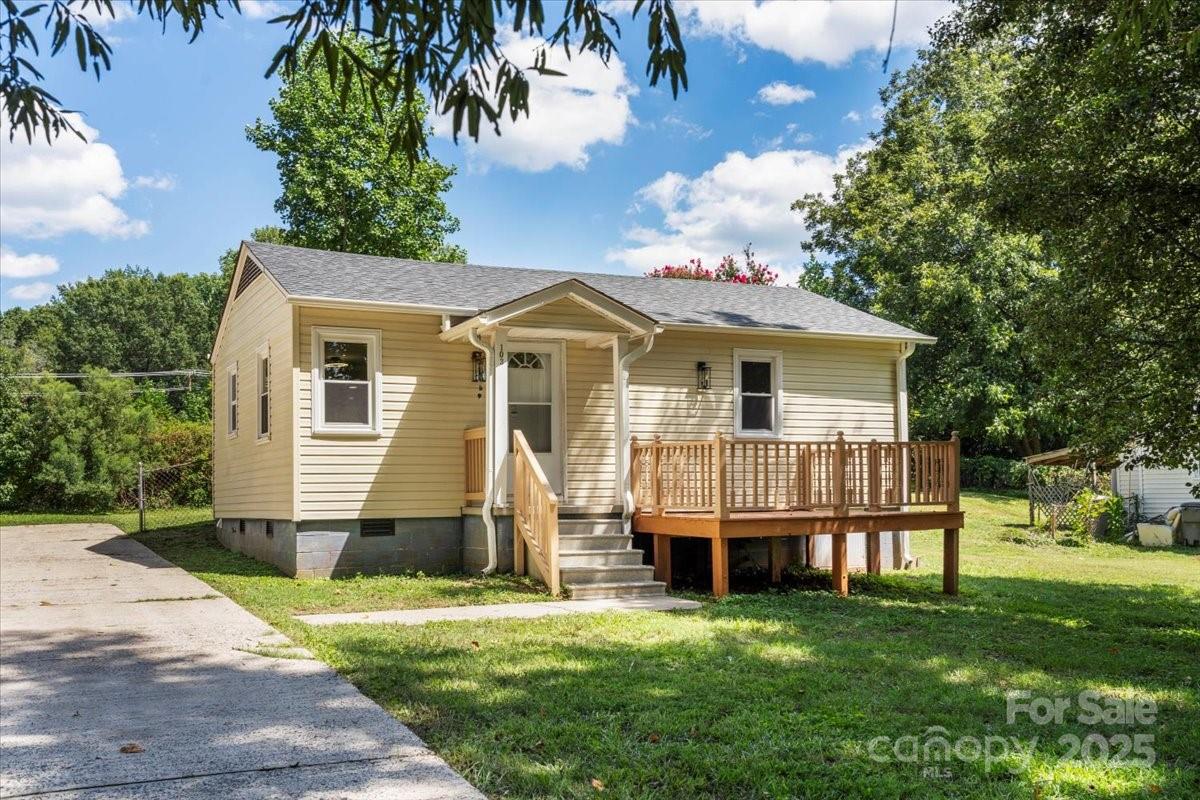 103 Crescent Street Property Photo 2