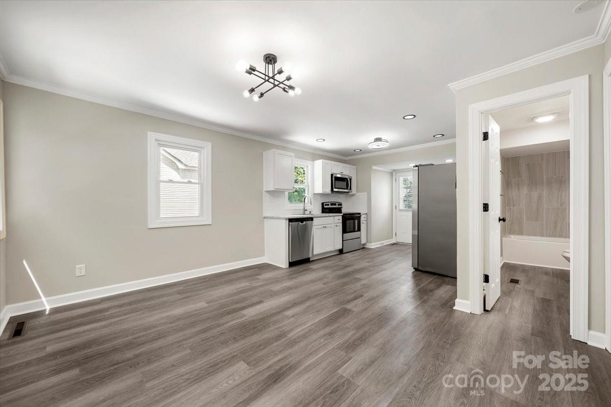 103 Crescent Street Property Photo 5