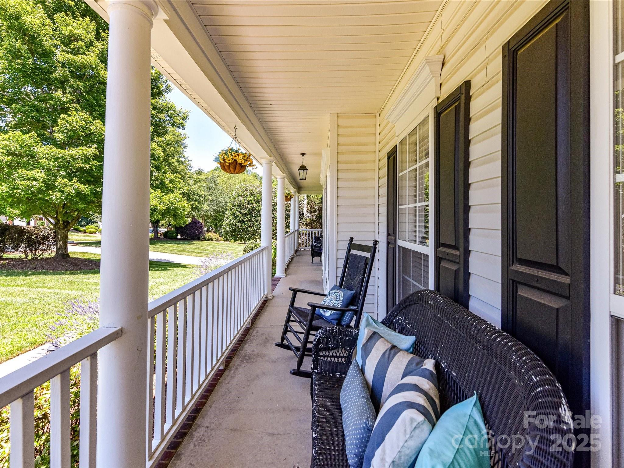 7628 Windsor Forest Place Property Photo 4