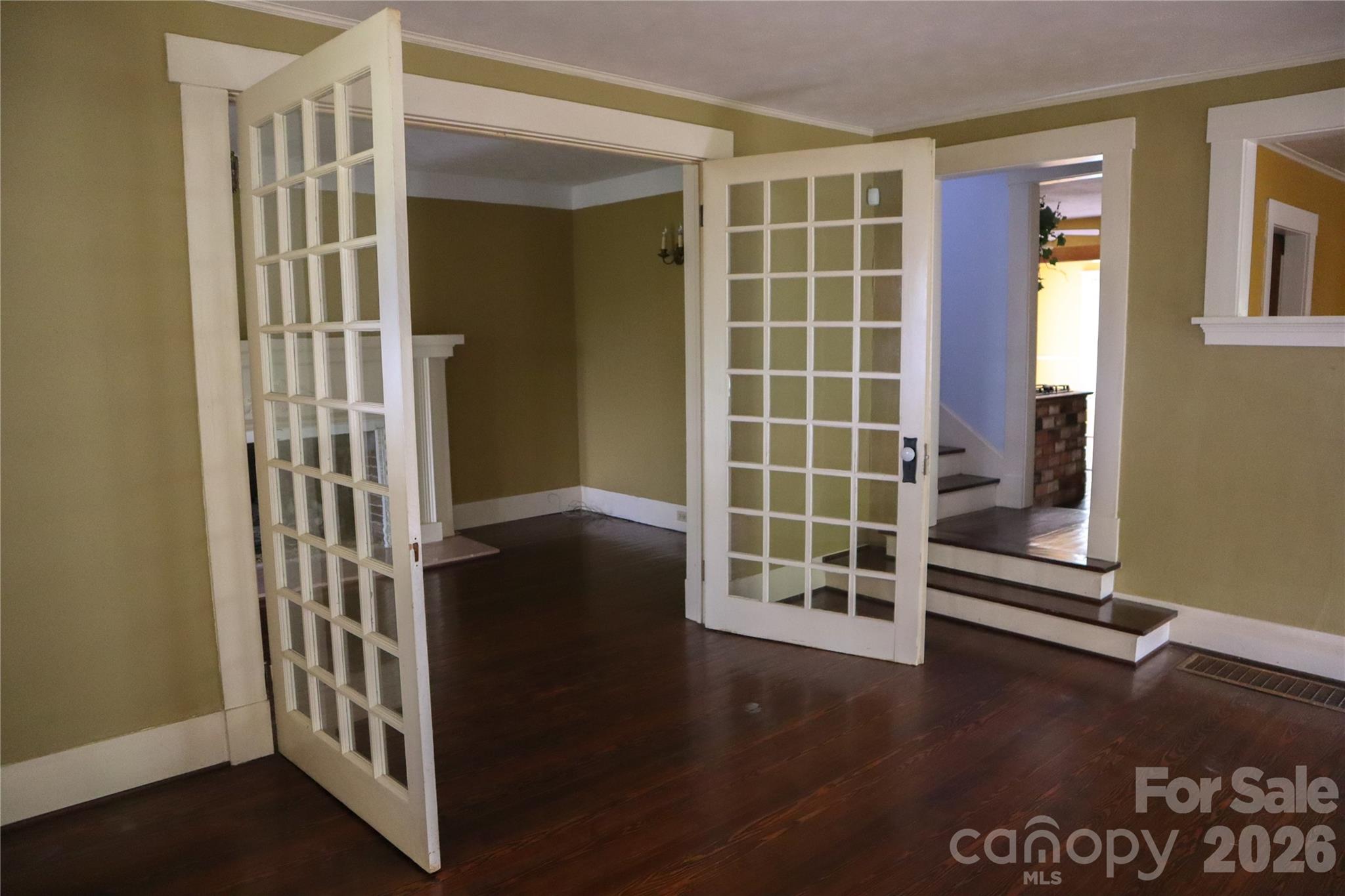 317 Courtland Boulevard Property Photo 6