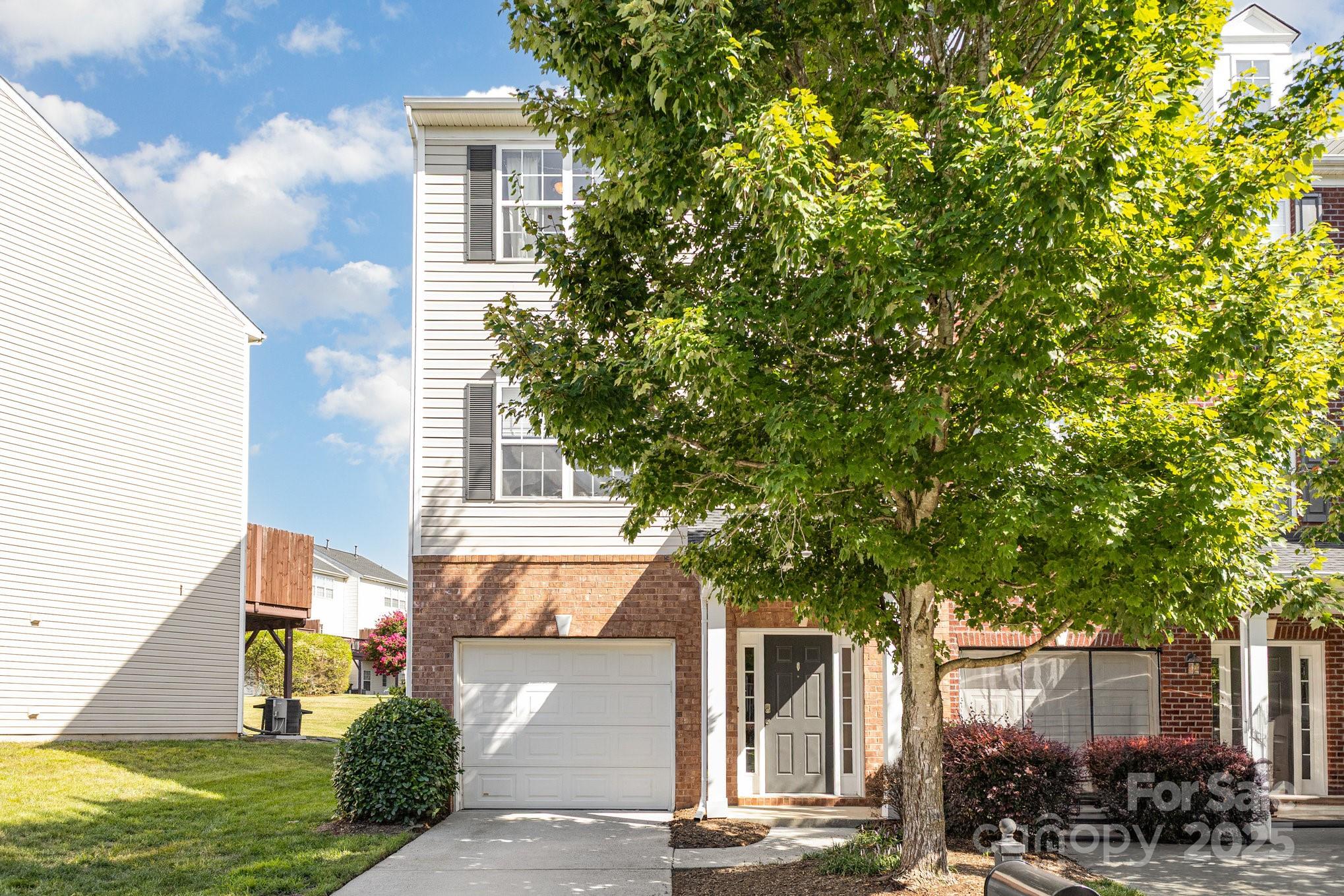 9803 Walkers Glen Drive Property Photo 1