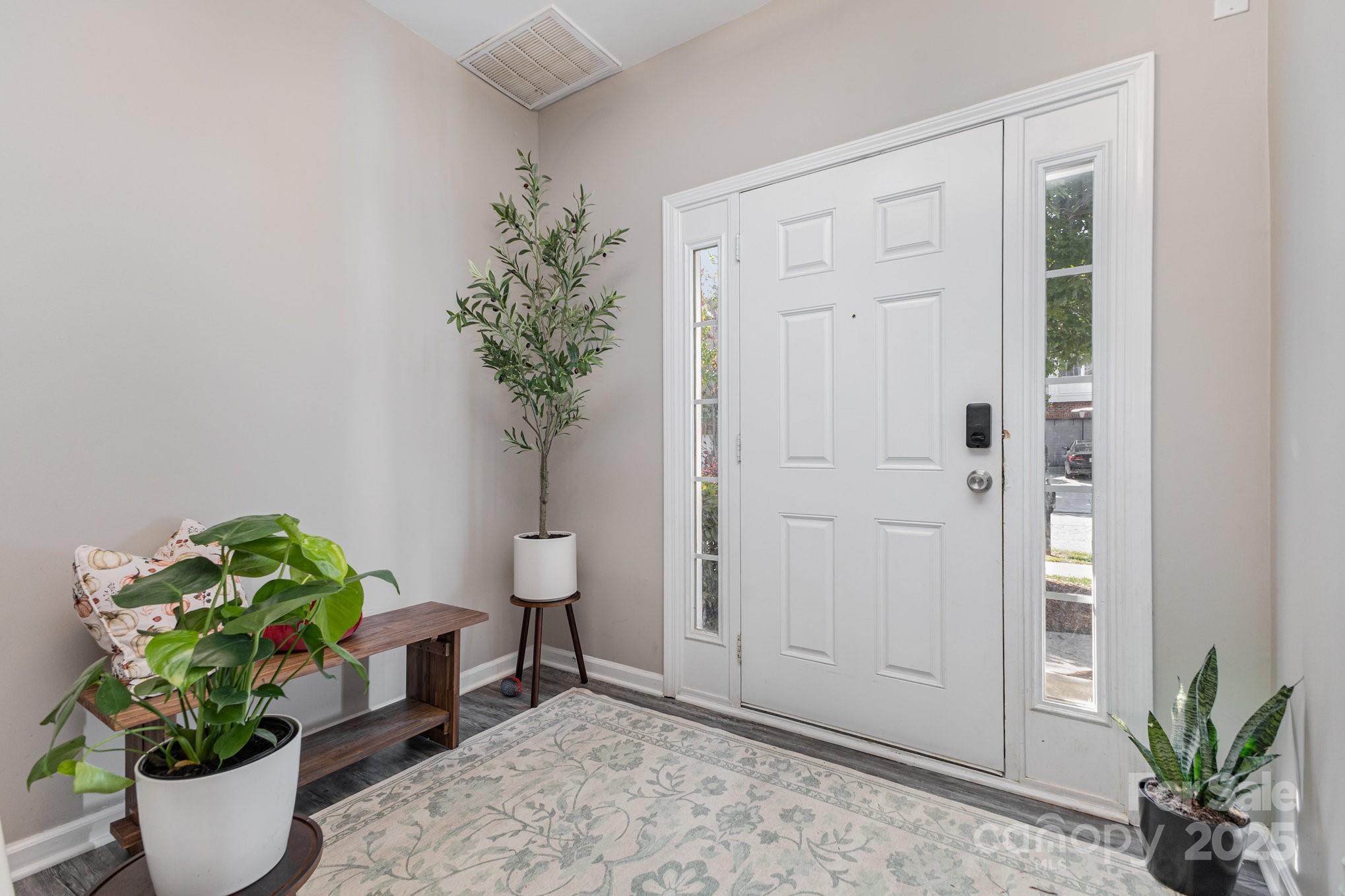 9803 Walkers Glen Drive Property Photo 2