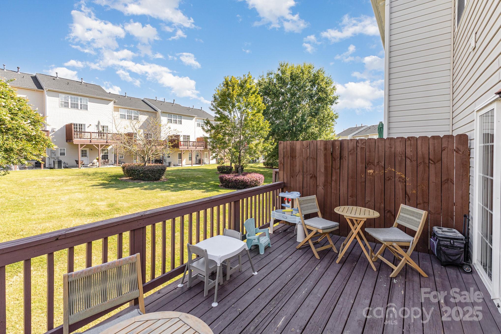 9803 Walkers Glen Drive Property Photo 6