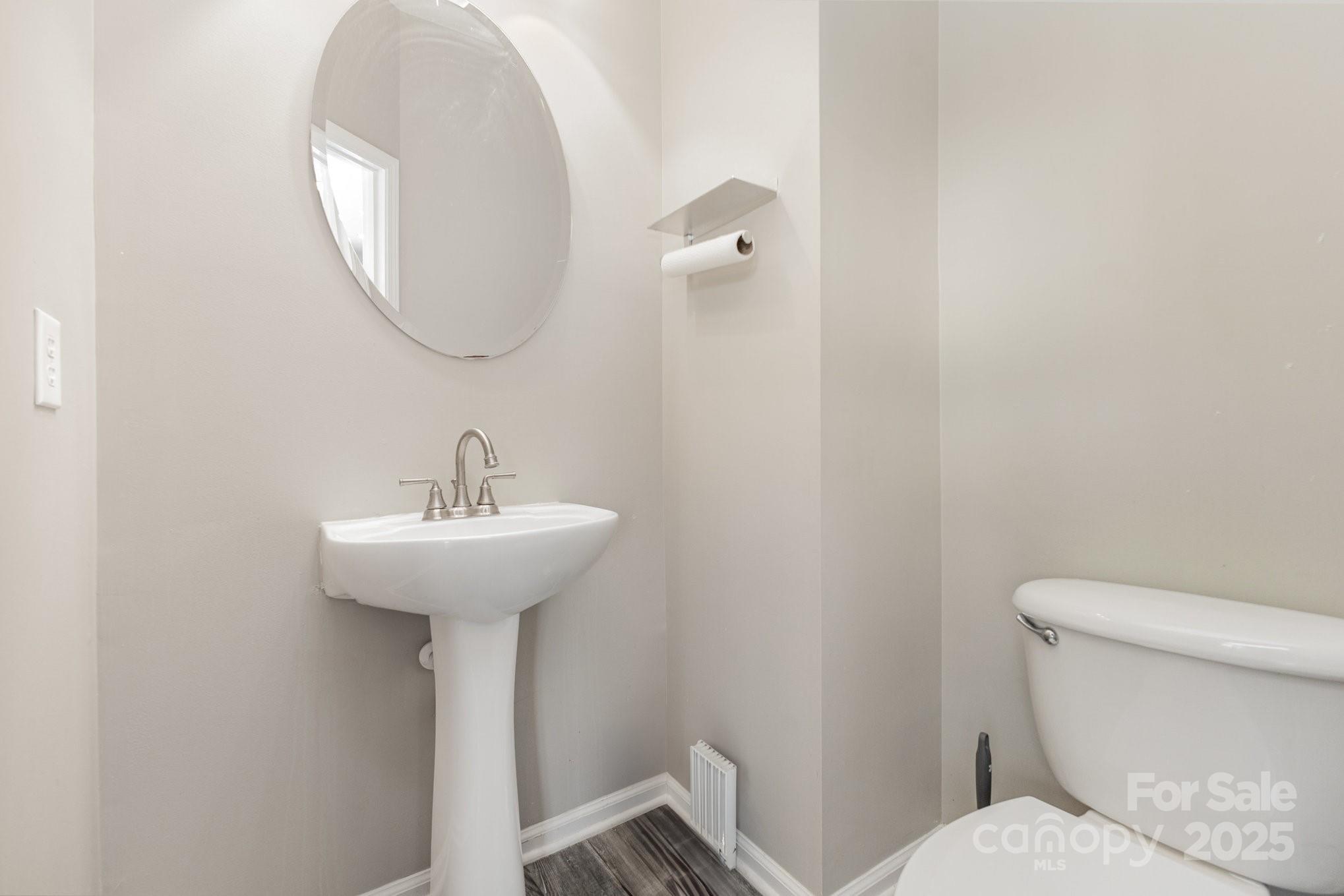 9803 Walkers Glen Drive Property Photo 11