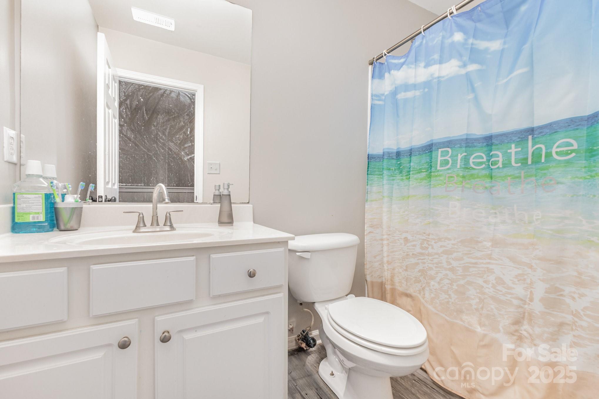 9803 Walkers Glen Drive Property Photo 14