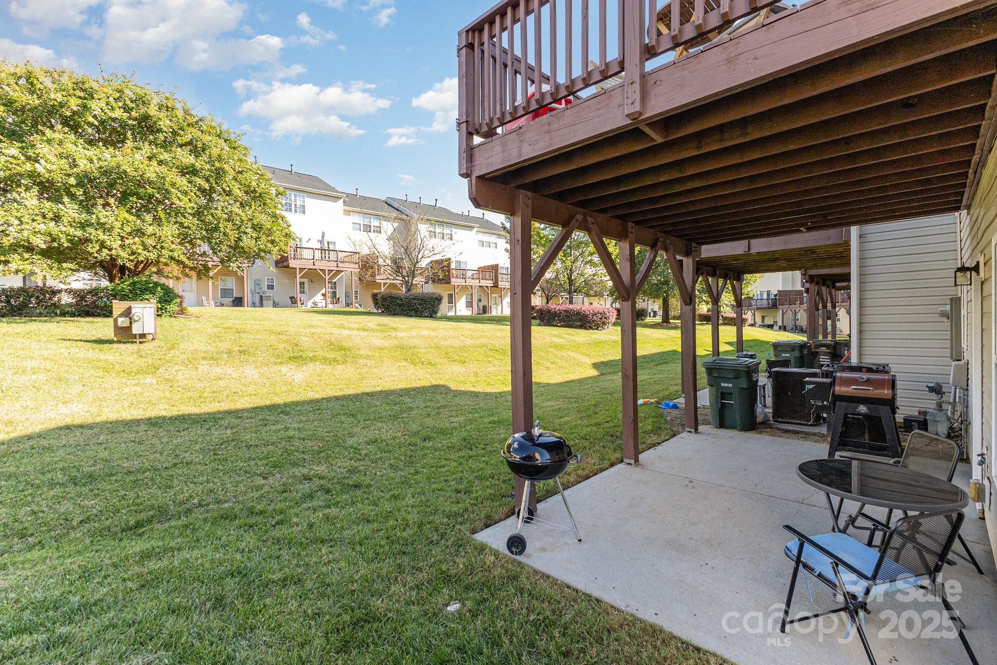 9803 Walkers Glen Drive Property Photo 15