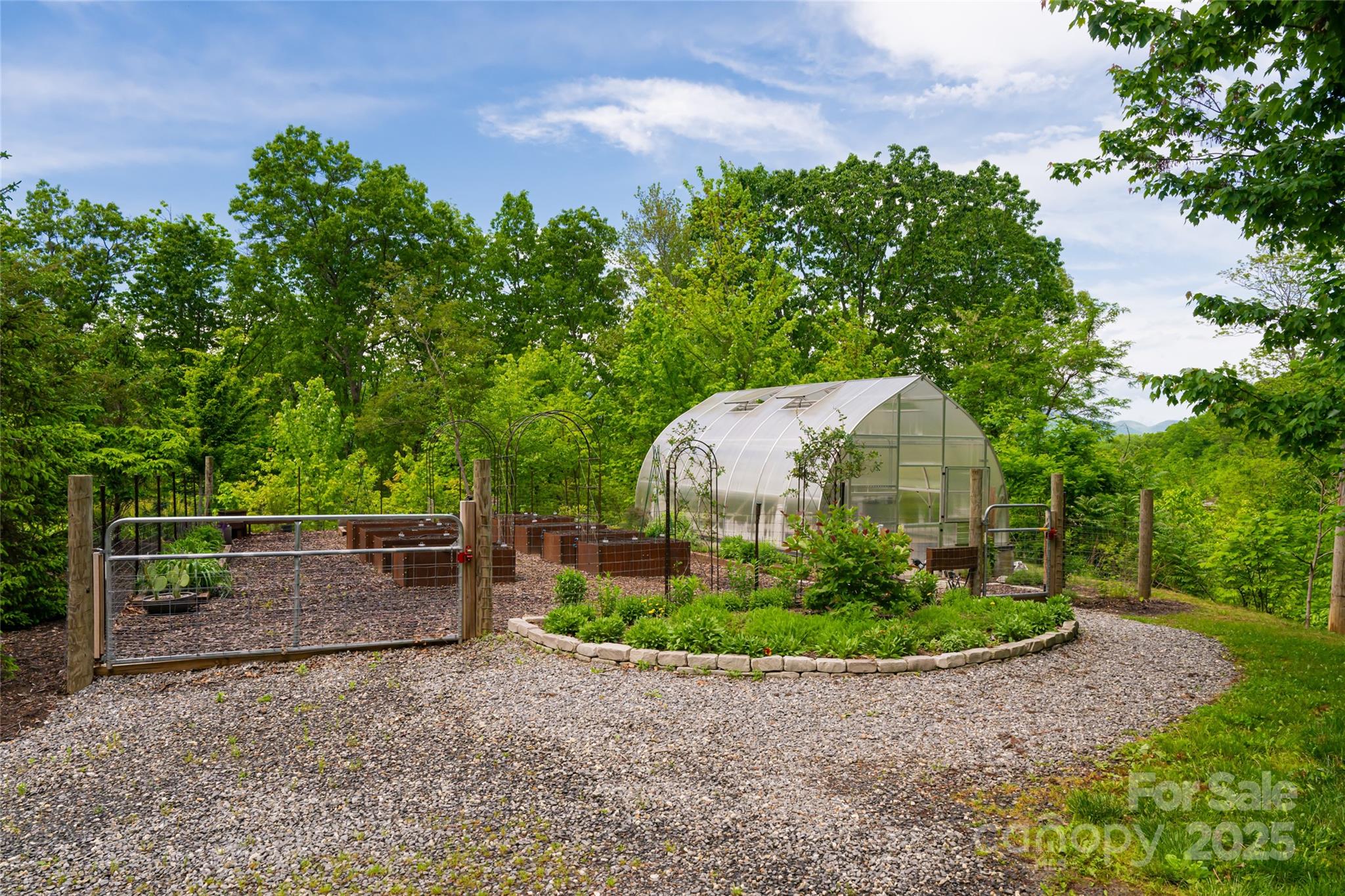 1111 Elm Tree Lane Property Photo 11