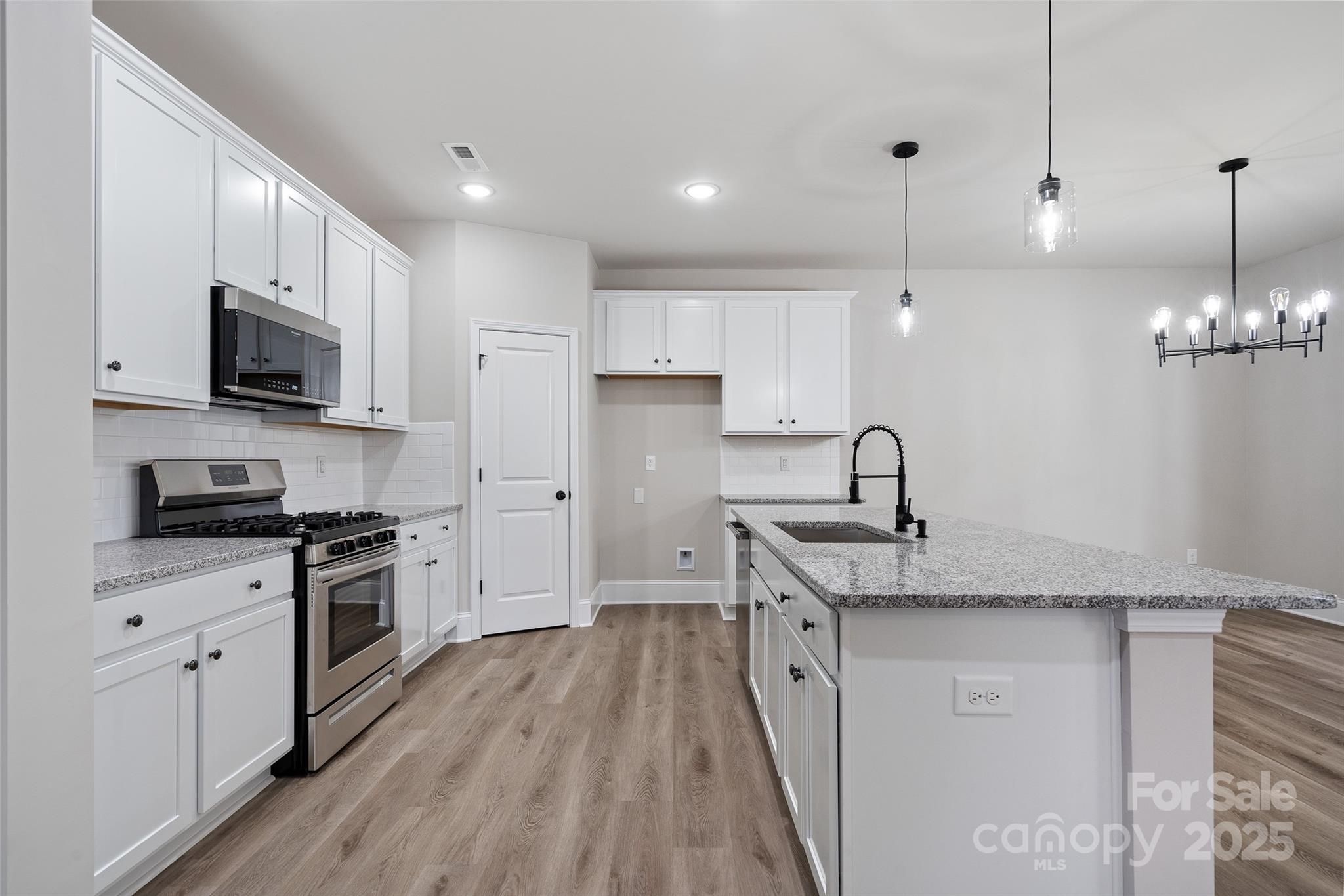 12506 Susanna Drive Property Photo 2