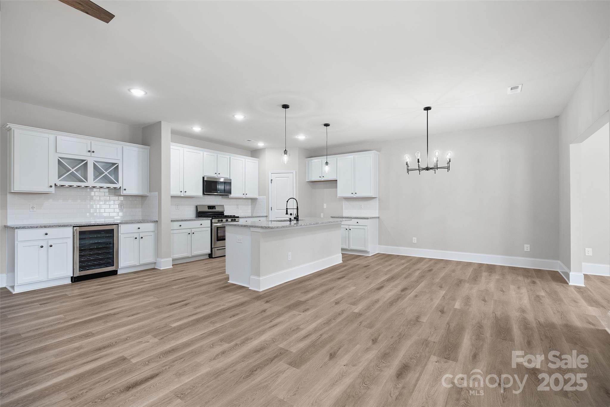 12506 Susanna Drive Property Photo 3