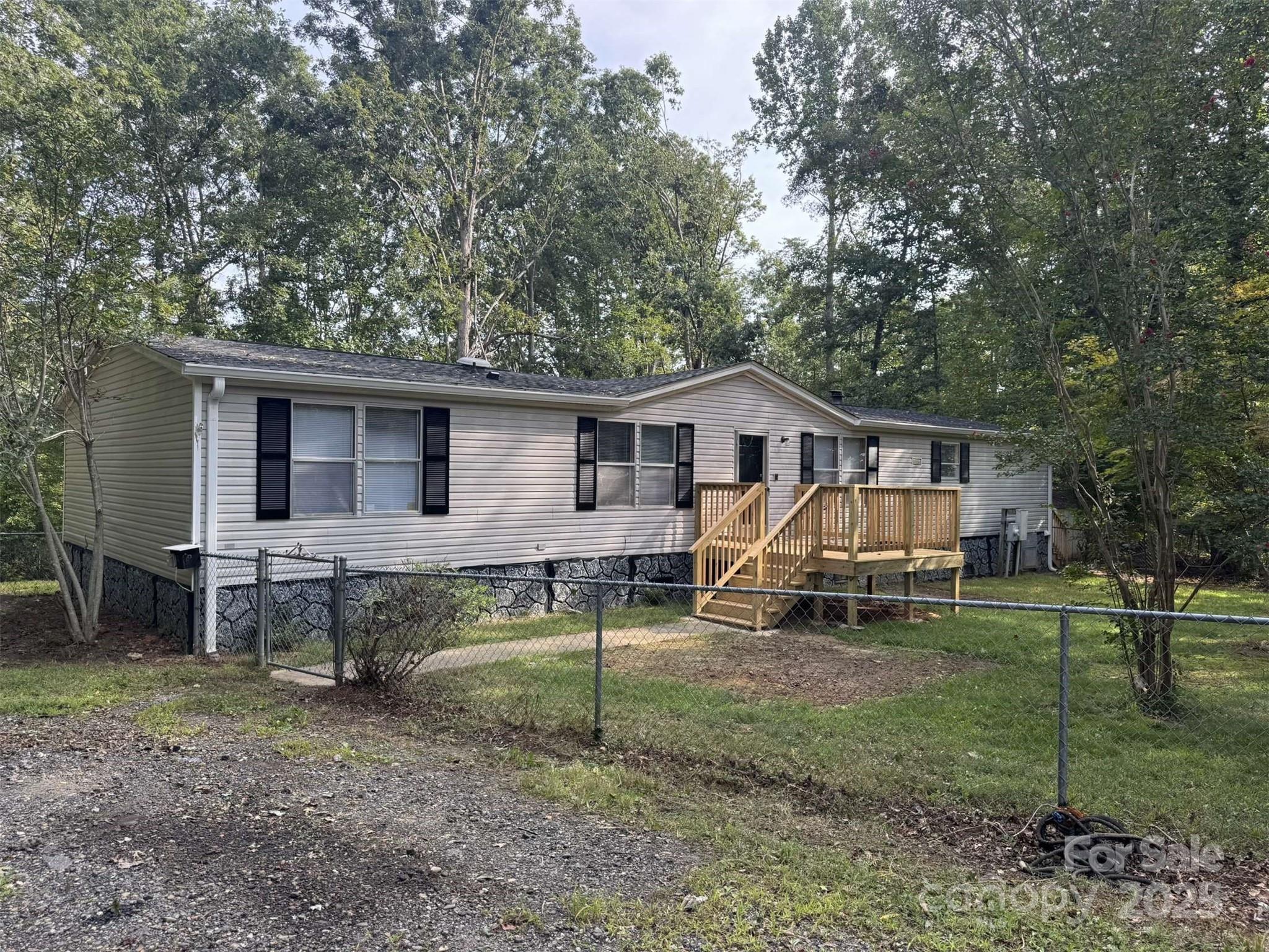 258 Log Cabin Lane Property Photo 1