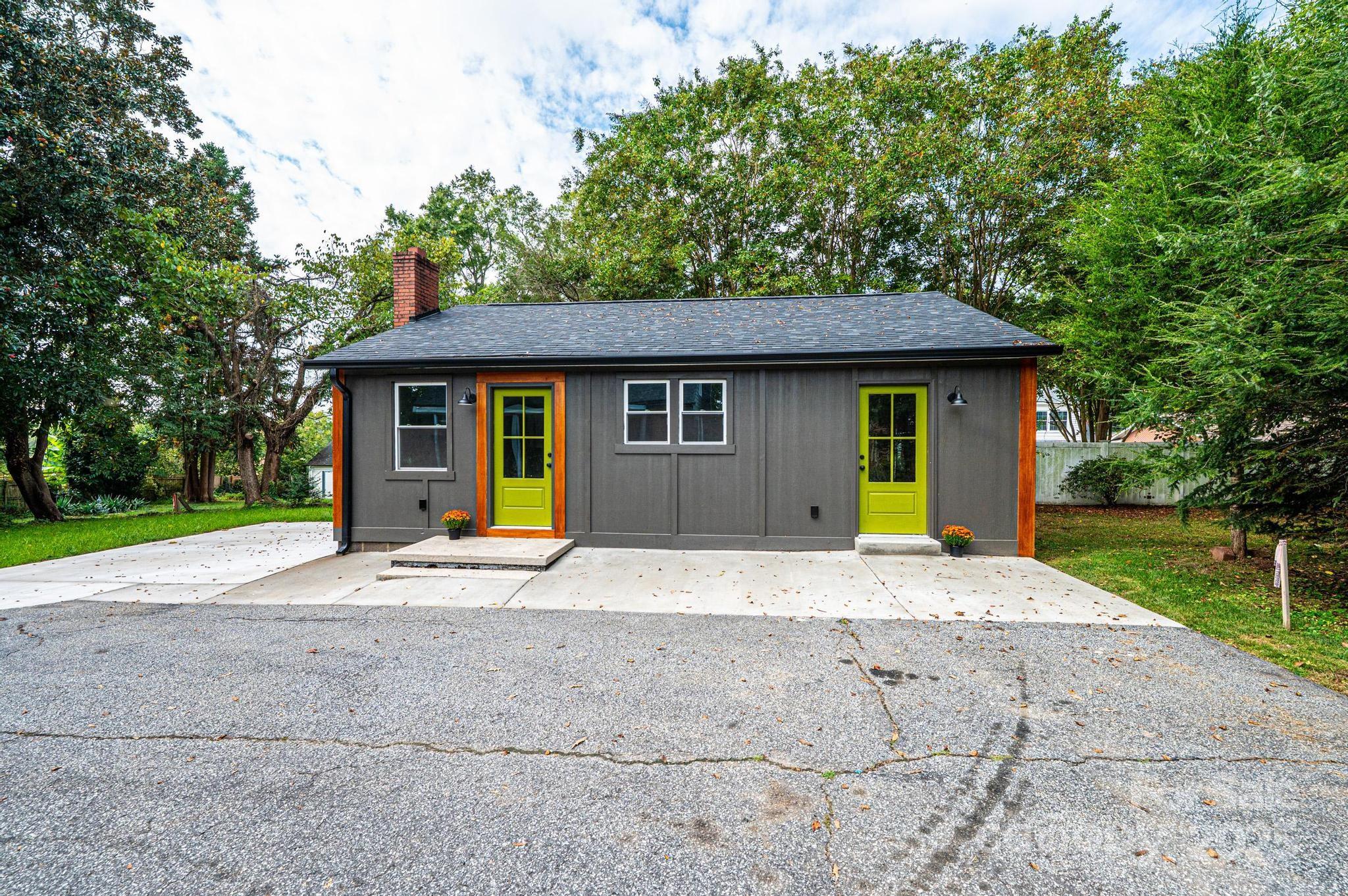 526 Kentwood Street Property Photo 6