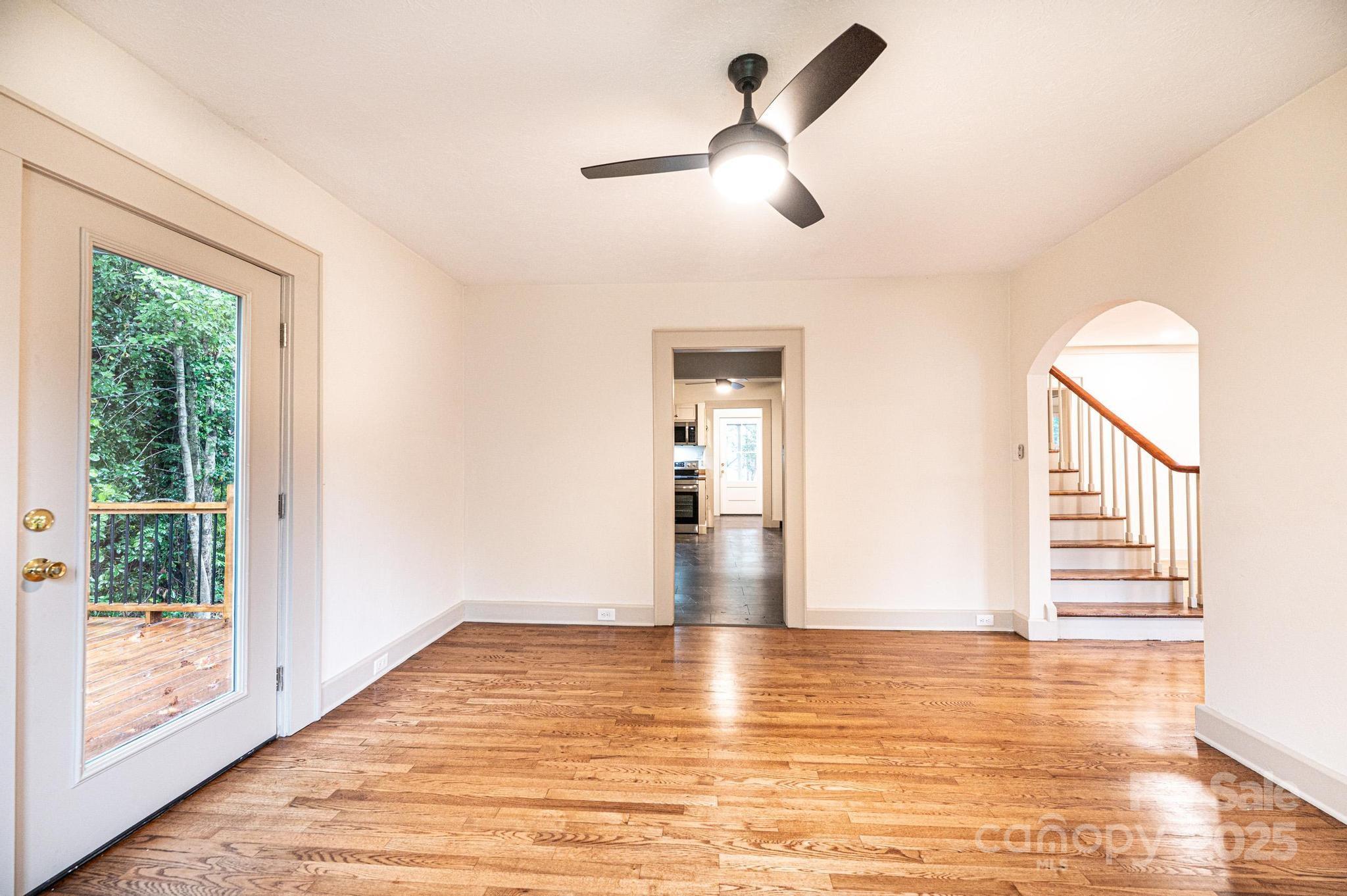 526 Kentwood Street Property Photo 16
