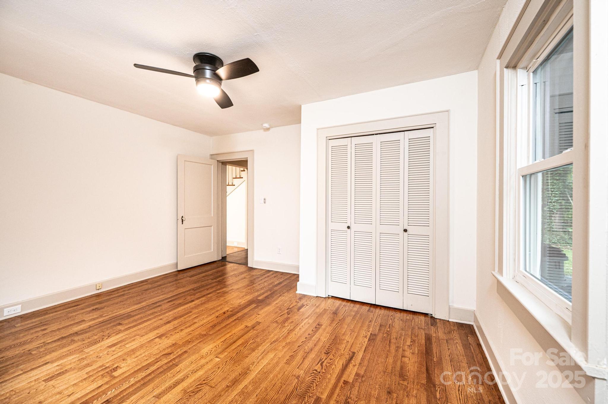 526 Kentwood Street Property Photo 26