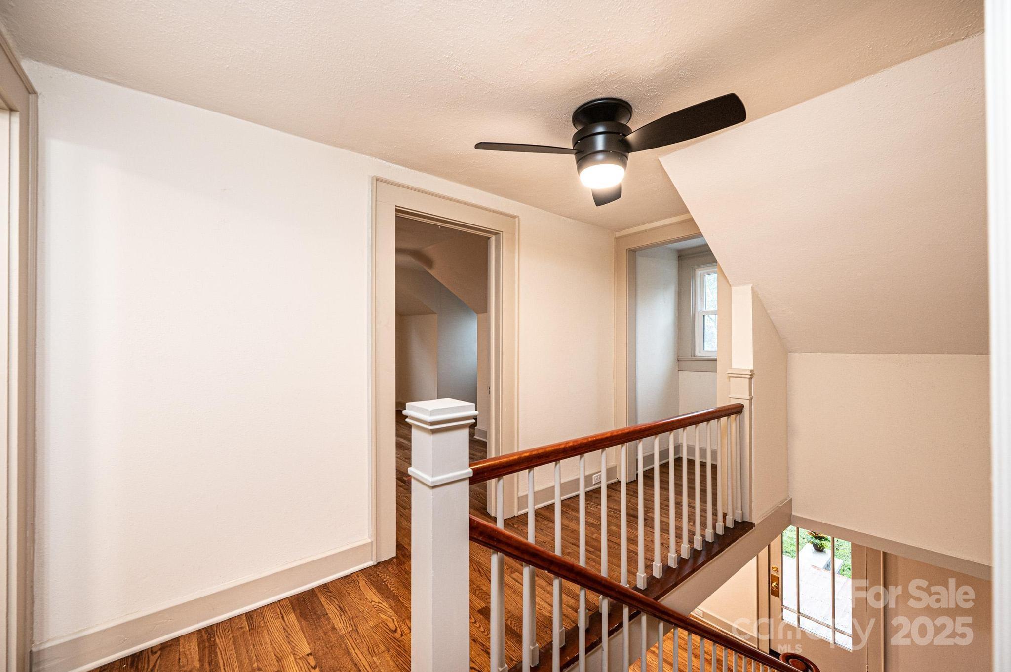 526 Kentwood Street Property Photo 29