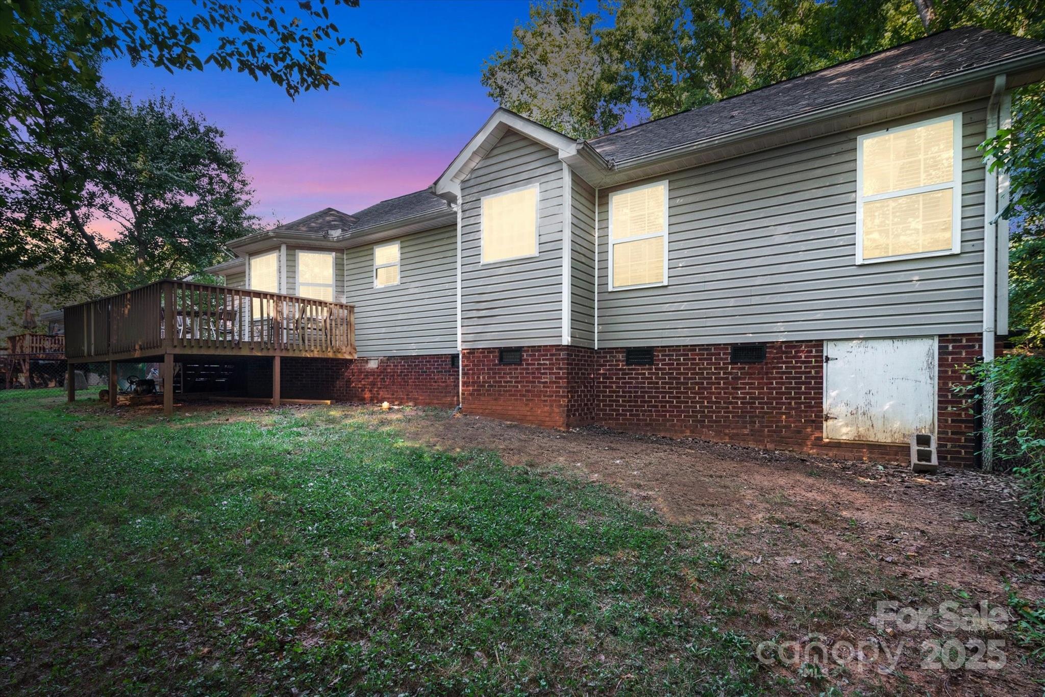 914 Ragin Lane Property Photo 2