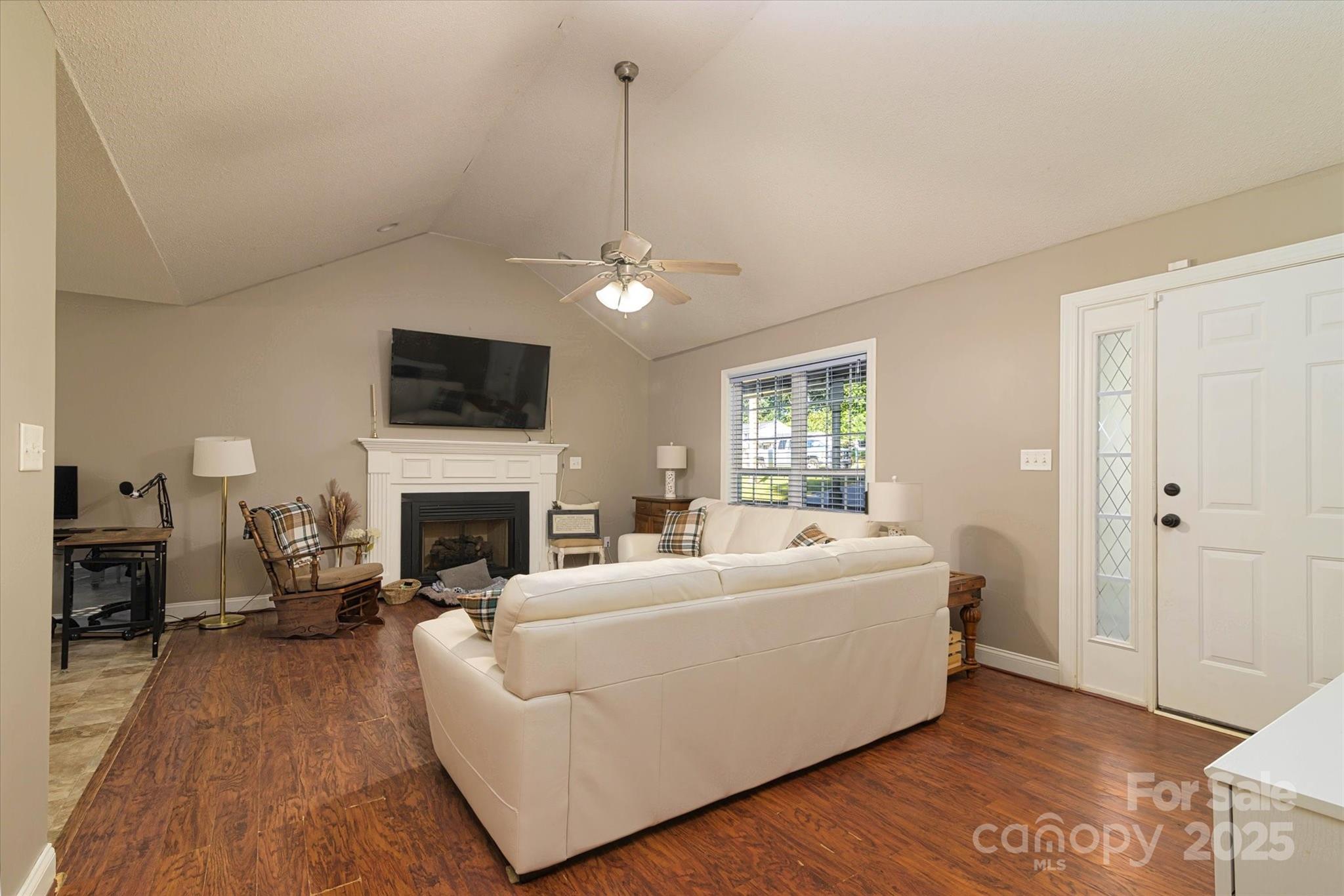 914 Ragin Lane Property Photo 13