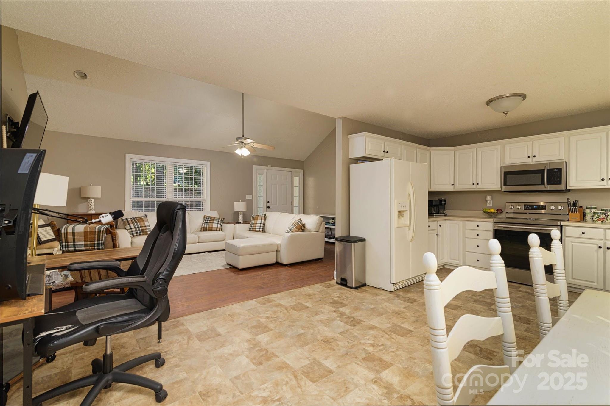 914 Ragin Lane Property Photo 18