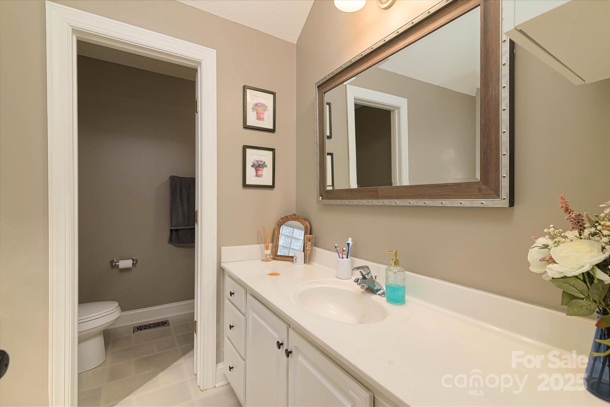 914 Ragin Lane Property Photo 23