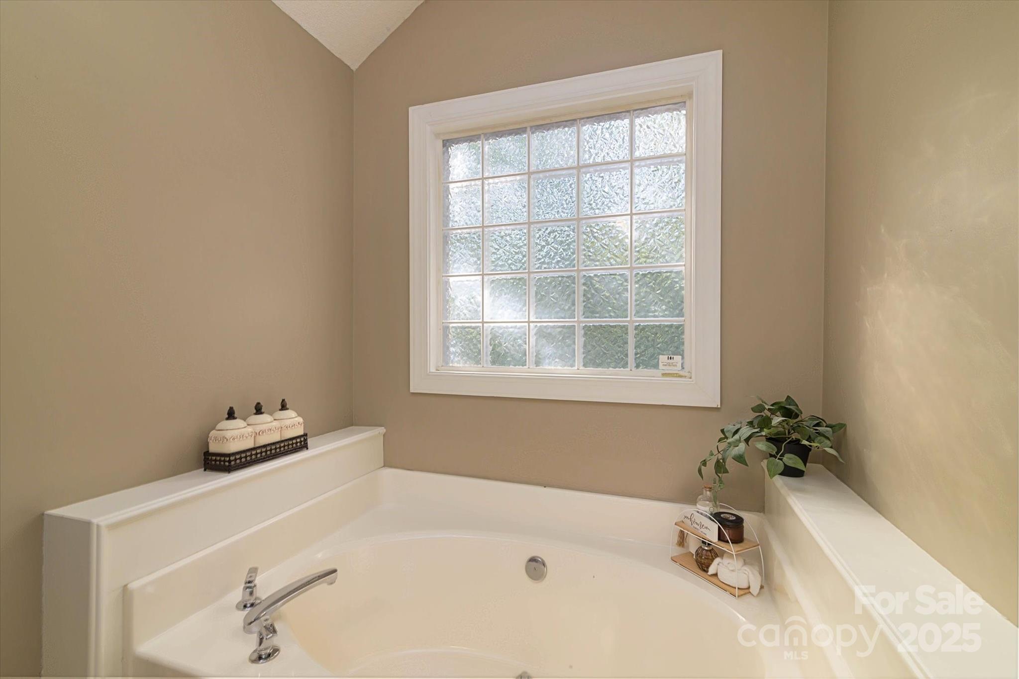 914 Ragin Lane Property Photo 24