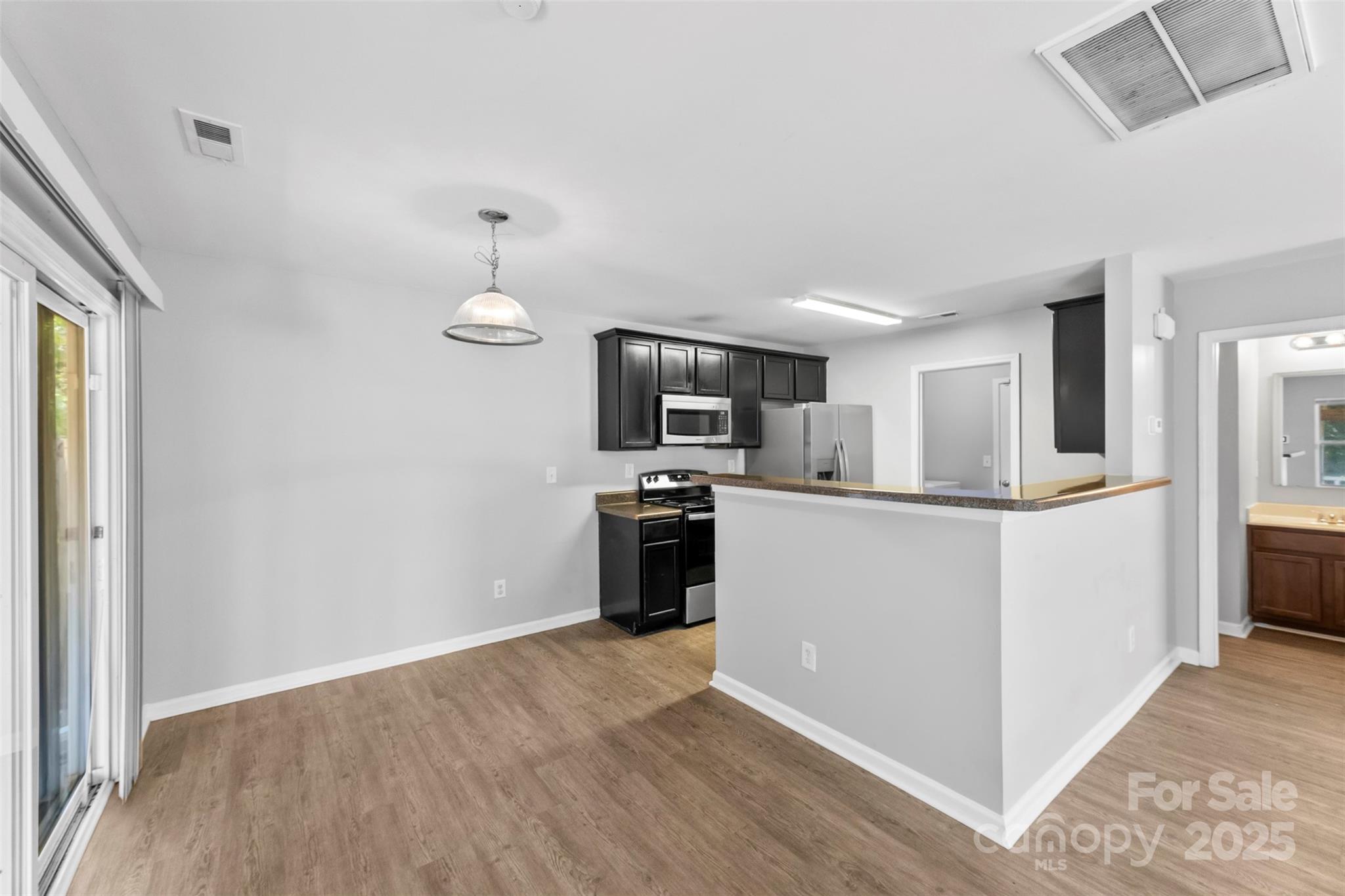 2415 Cairns Mill Court Property Photo 9