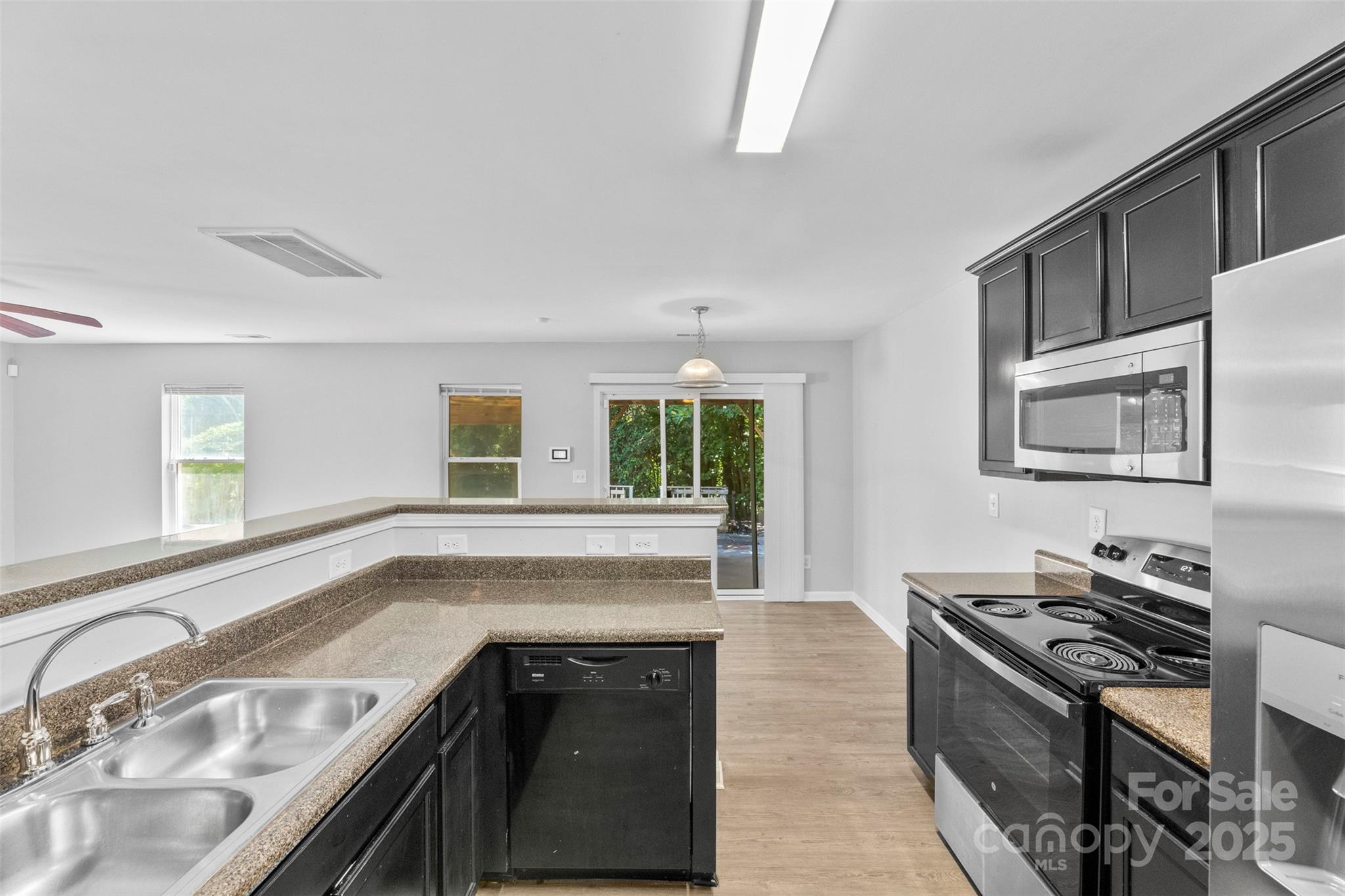 2415 Cairns Mill Court Property Photo 11