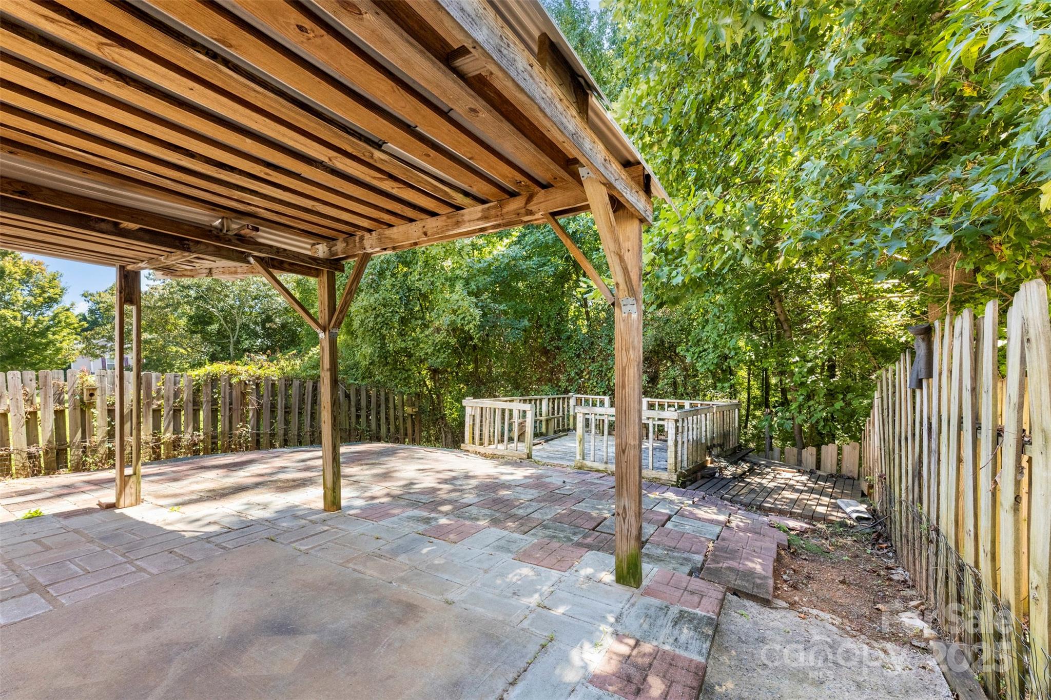 2415 Cairns Mill Court Property Photo 33