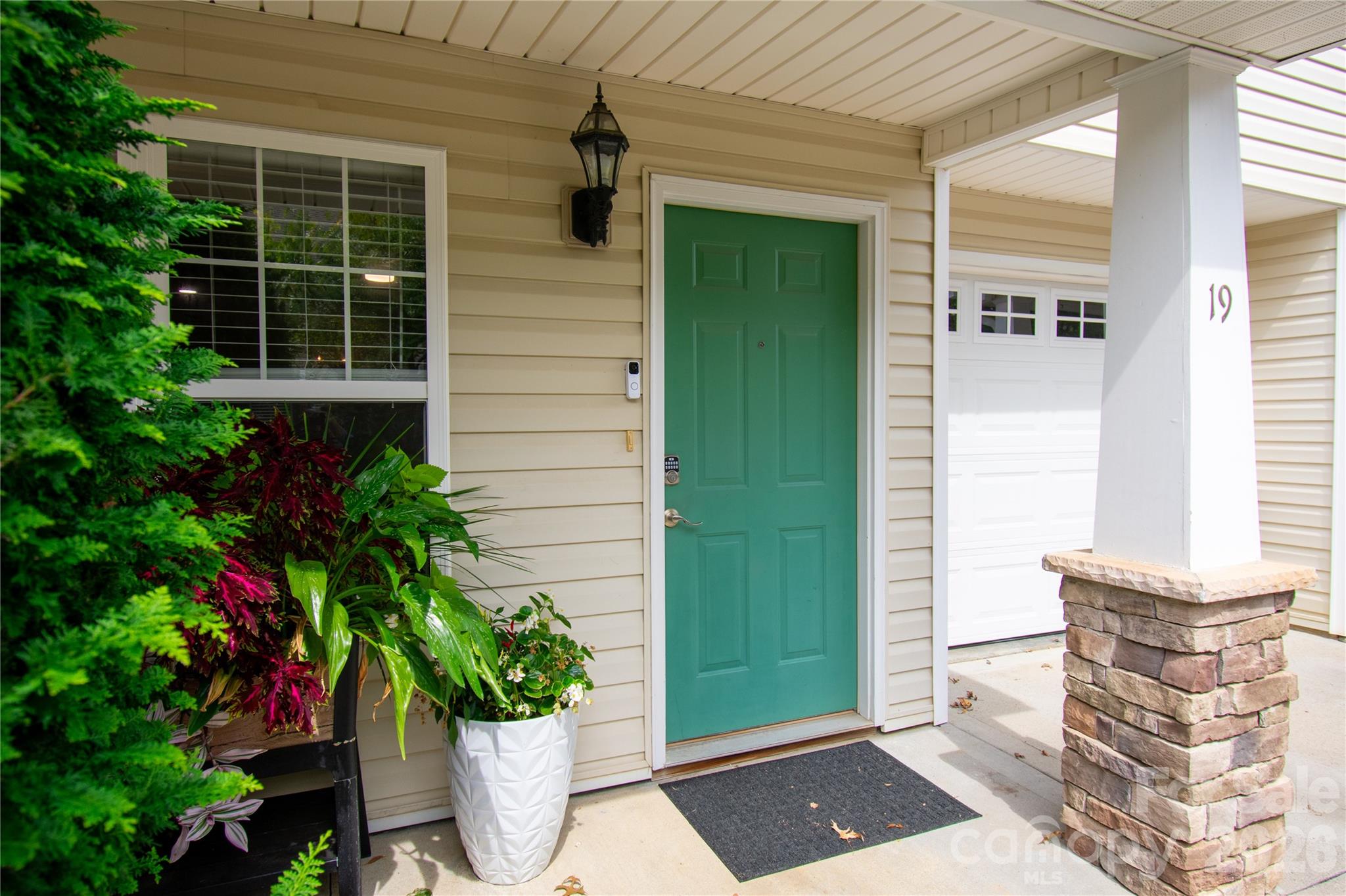 19 Singleton Lane Property Photo 1