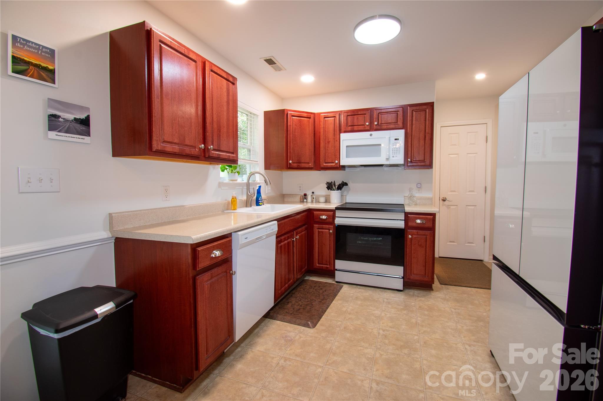 19 Singleton Lane Property Photo 6