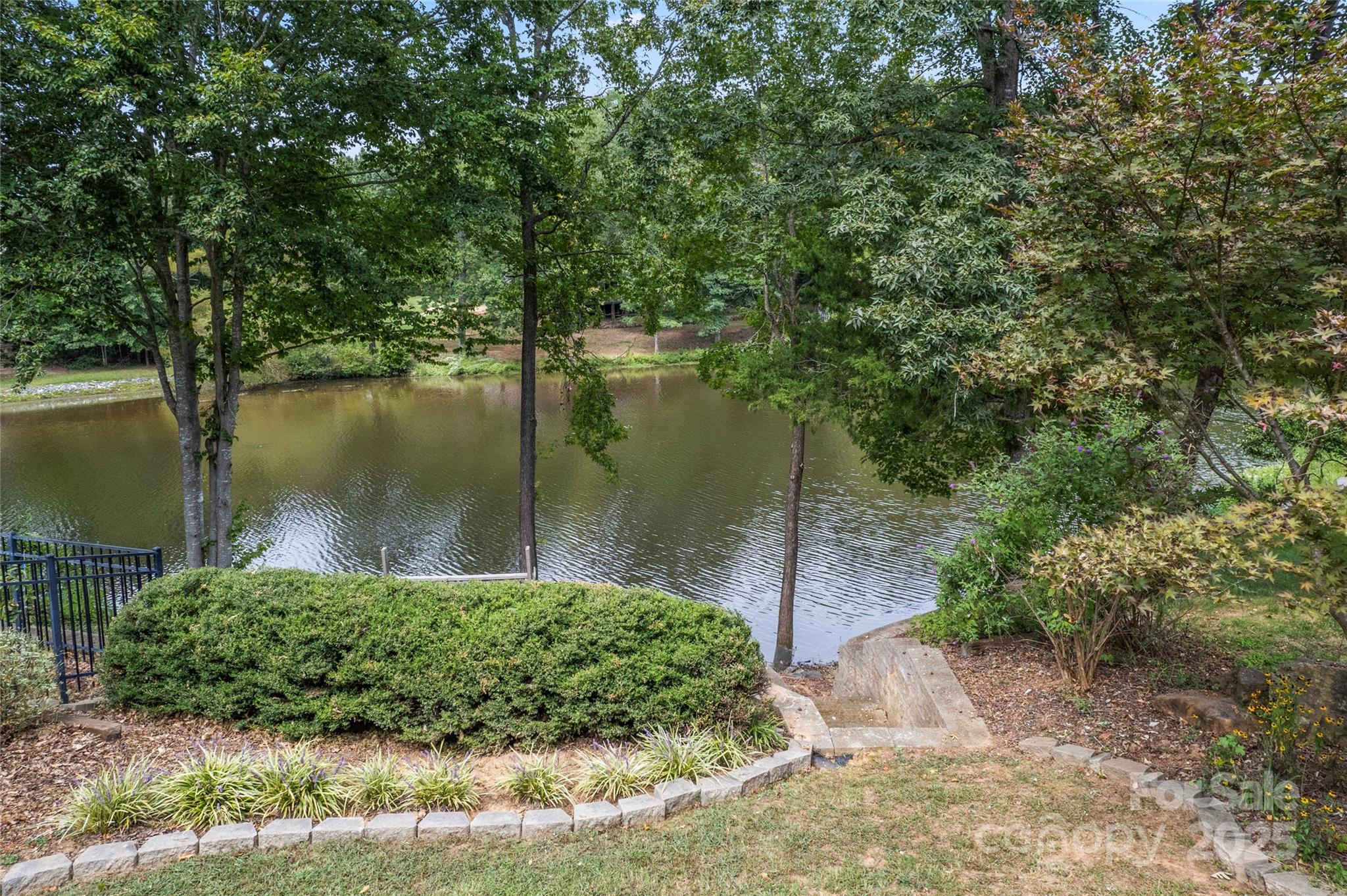 142 Canterbury Crossing Property Photo 2