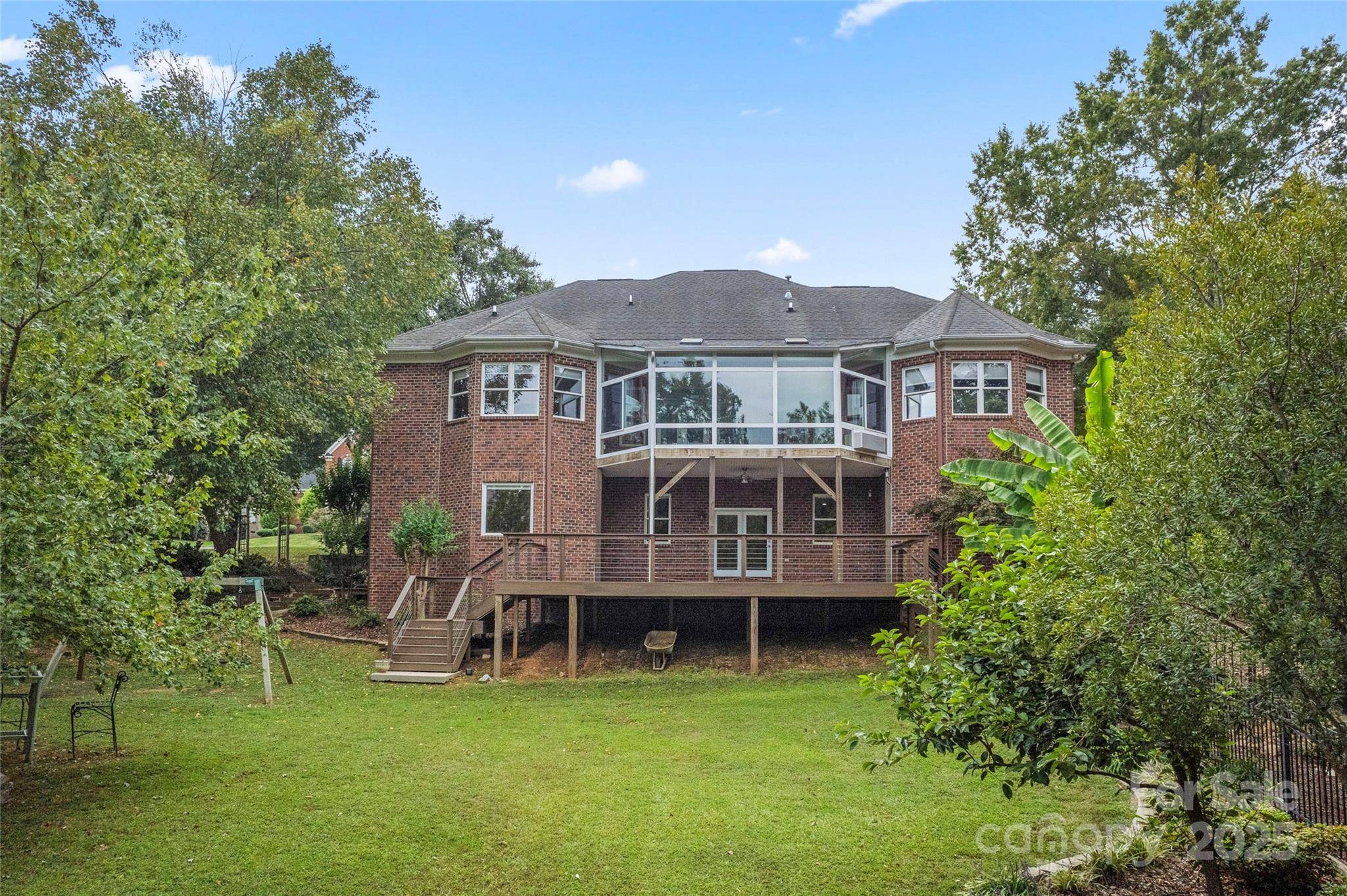 142 Canterbury Crossing Property Photo 4