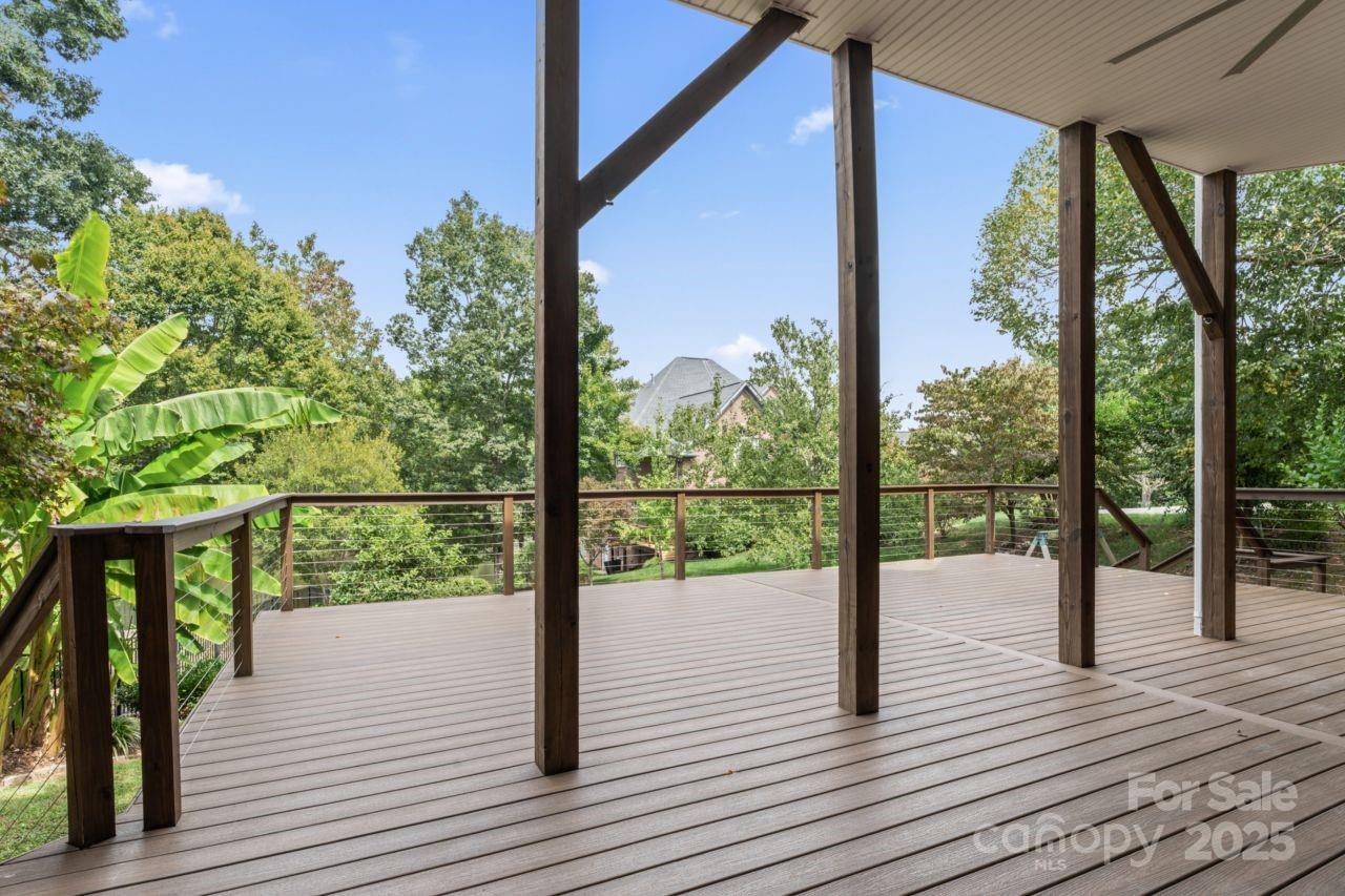 142 Canterbury Crossing Property Photo 5