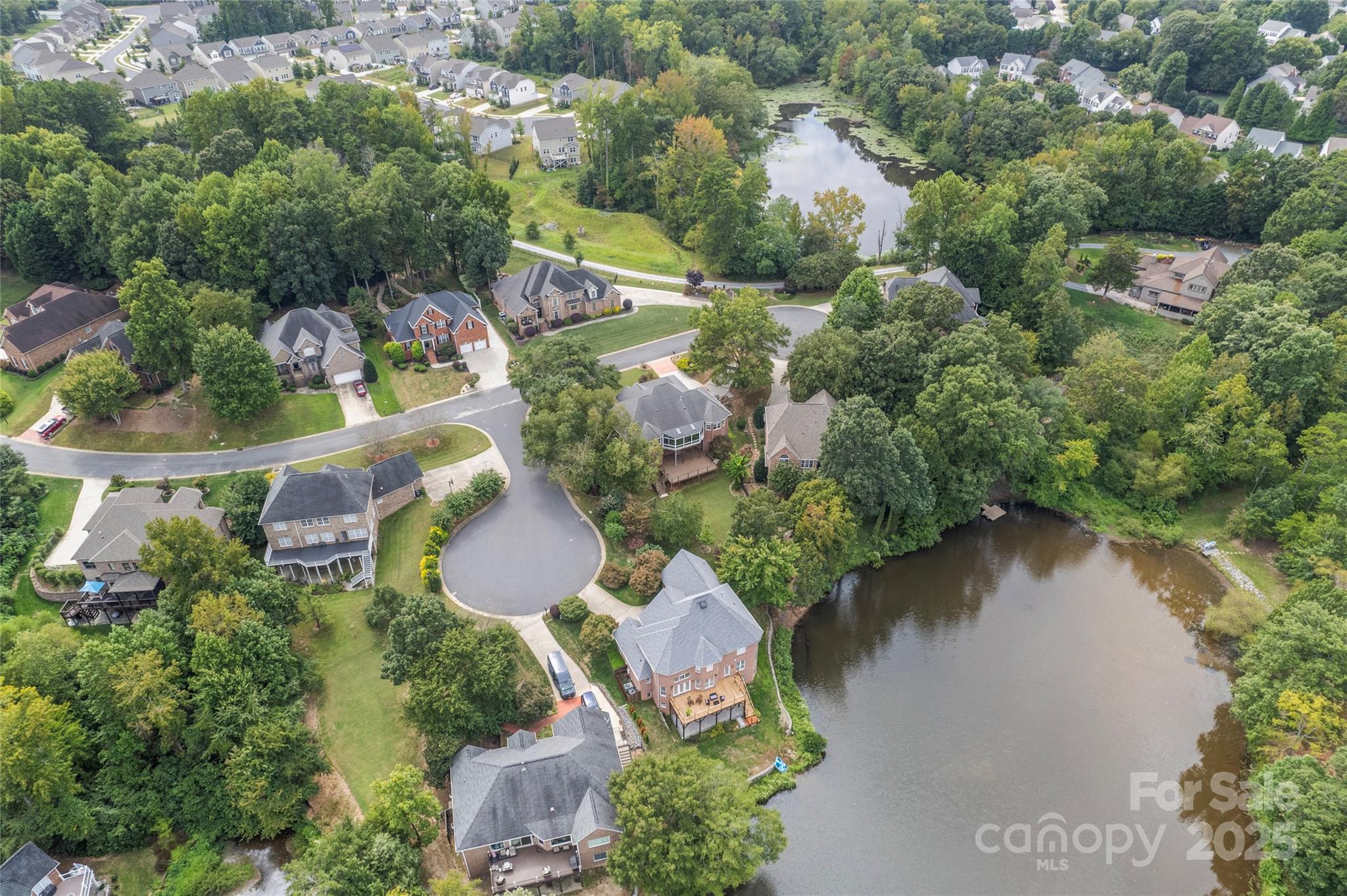 142 Canterbury Crossing Property Photo 6