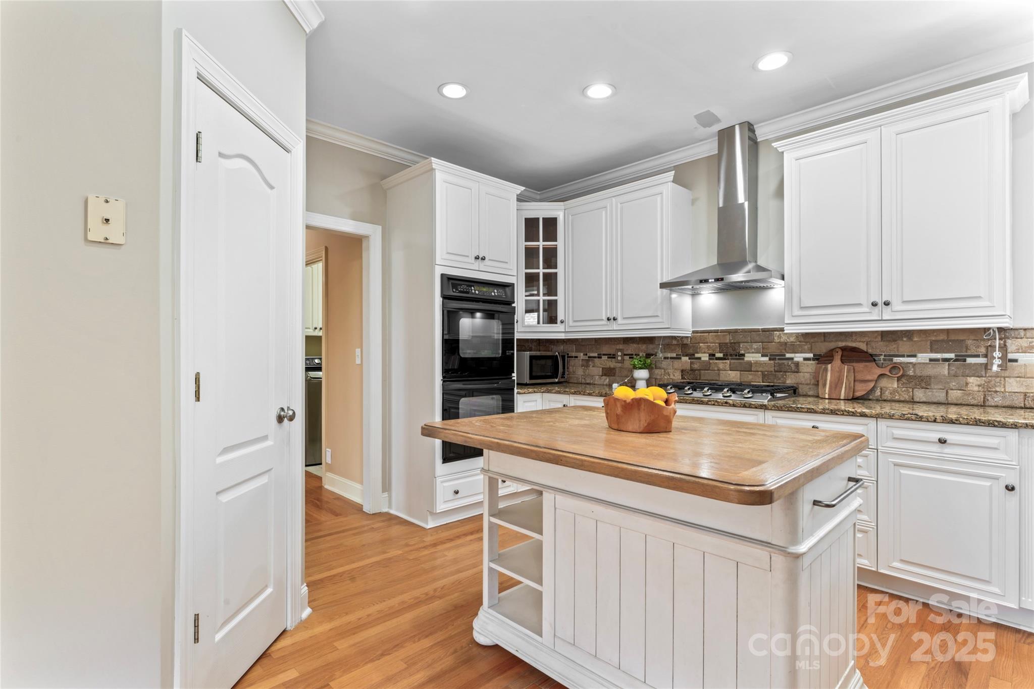 142 Canterbury Crossing Property Photo 10