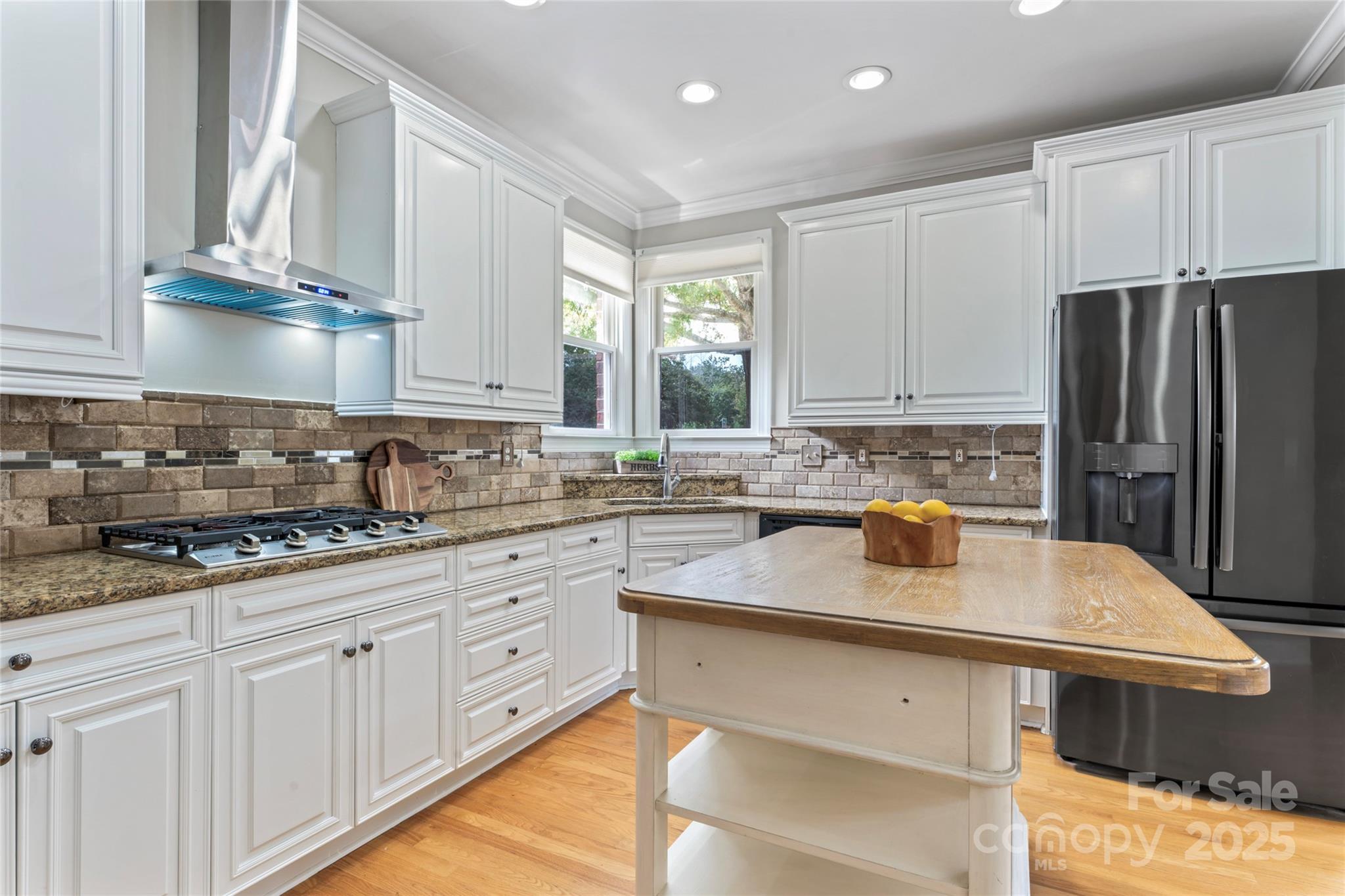 142 Canterbury Crossing Property Photo 11