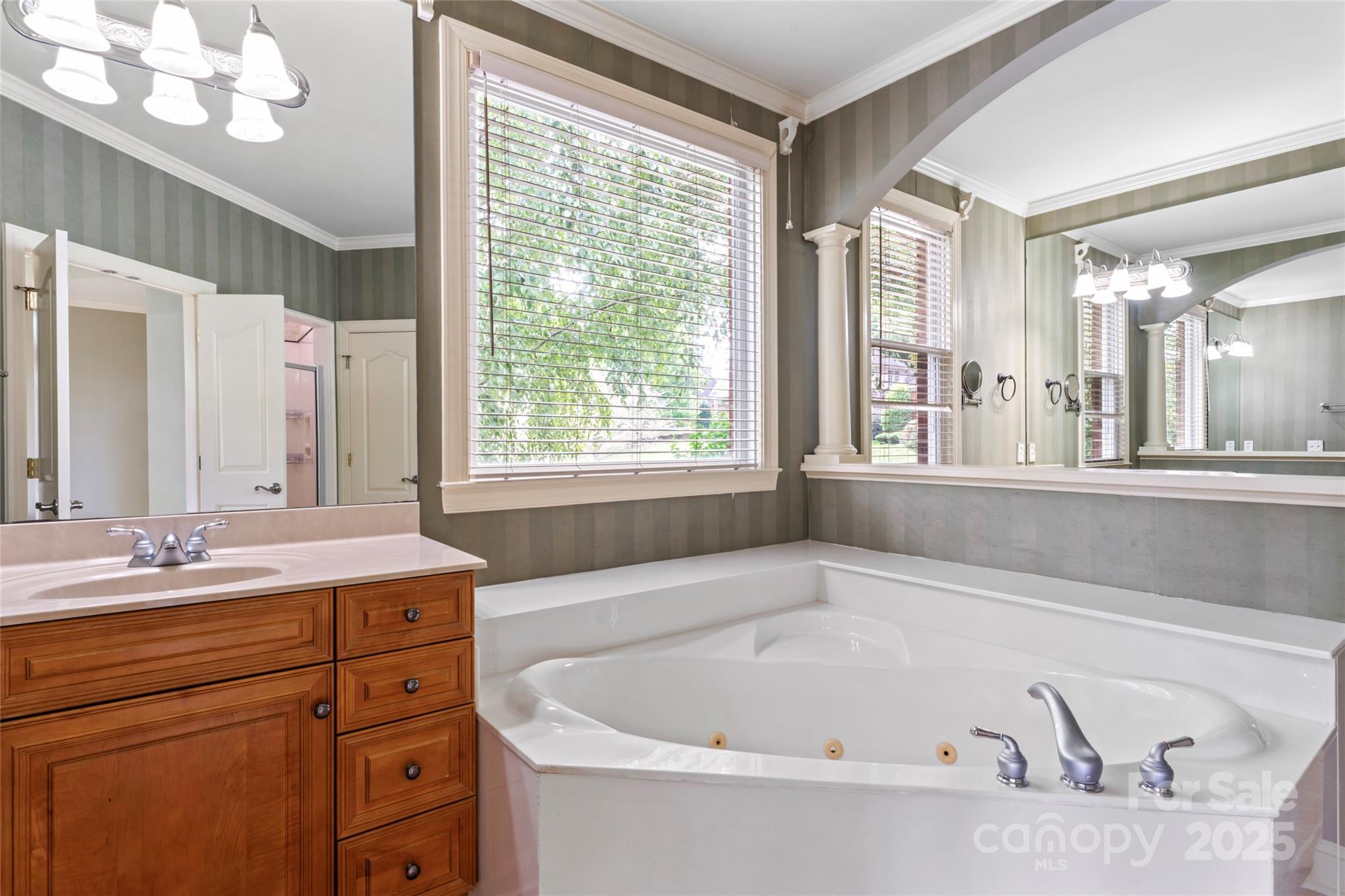 142 Canterbury Crossing Property Photo 15