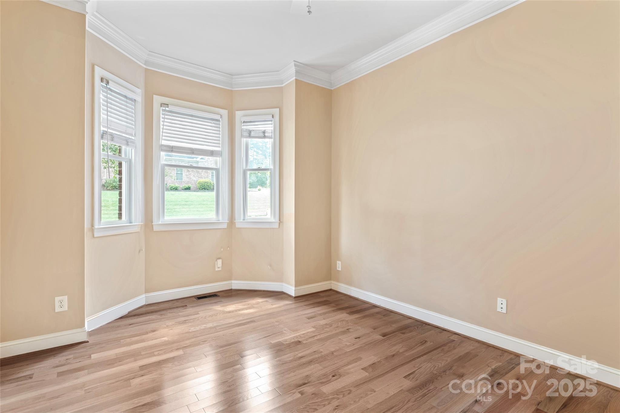 142 Canterbury Crossing Property Photo 18