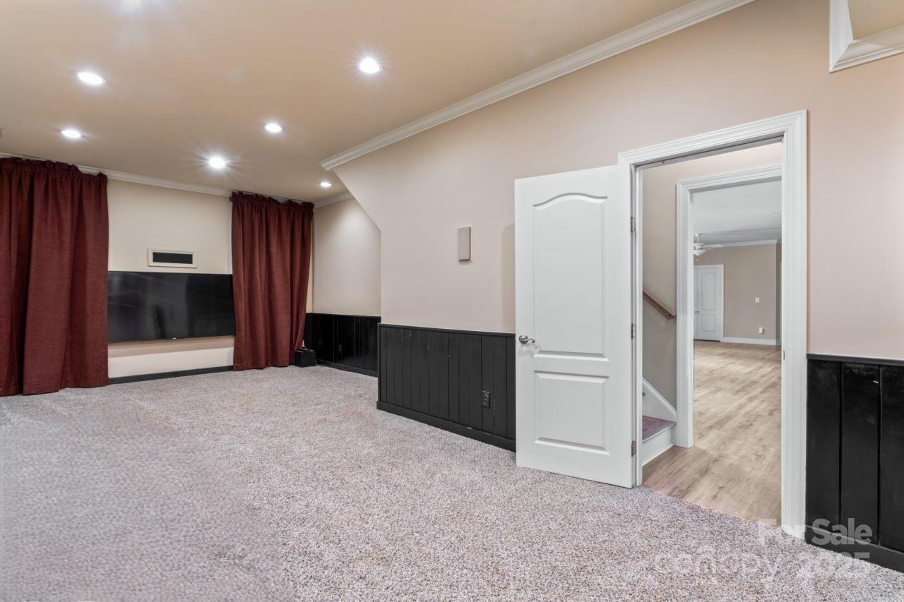 142 Canterbury Crossing Property Photo 29