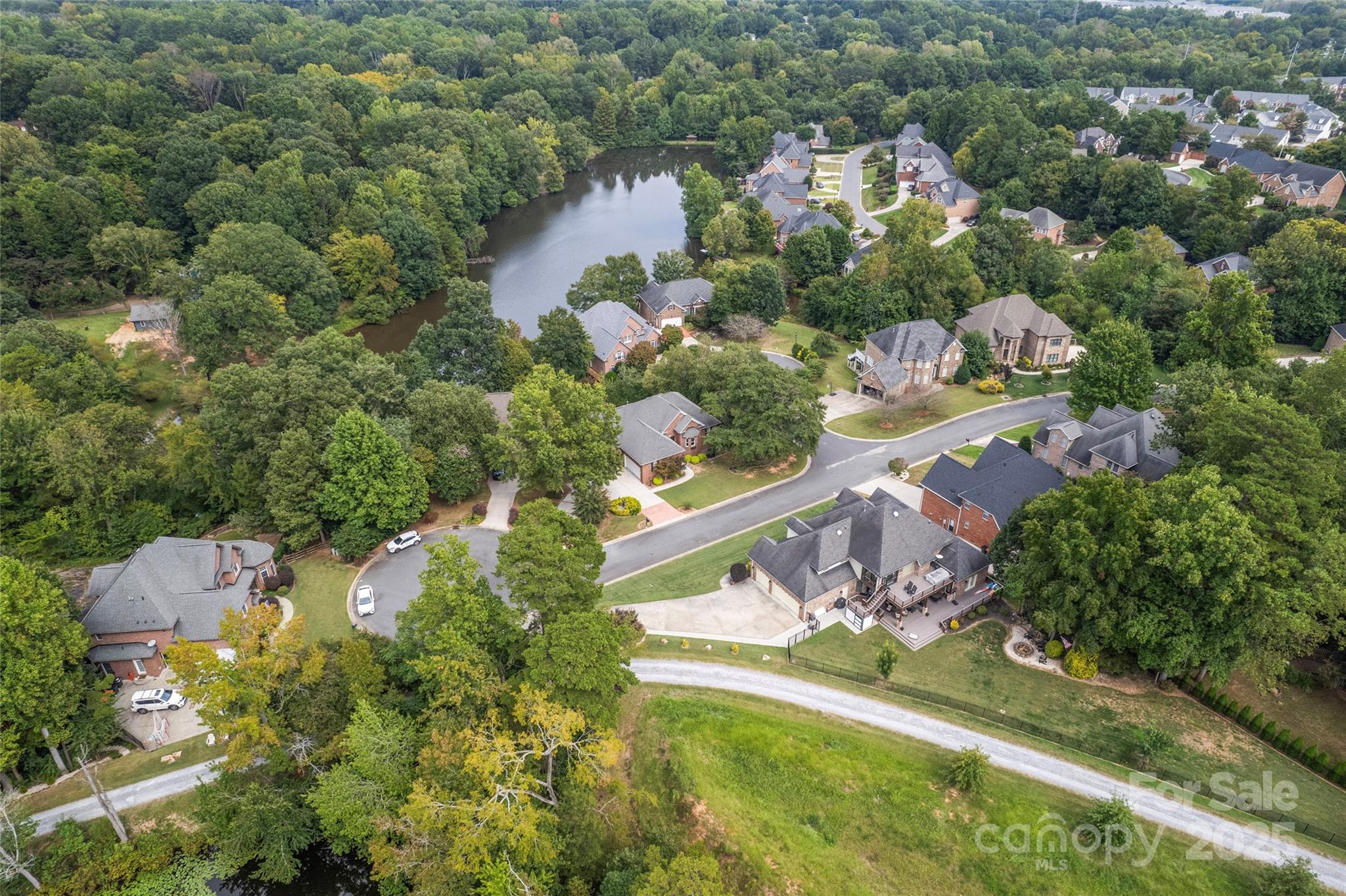 142 Canterbury Crossing Property Photo 32