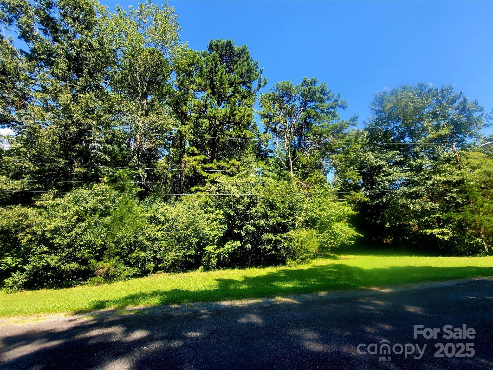 9018 Oxford Place Property Photo 3