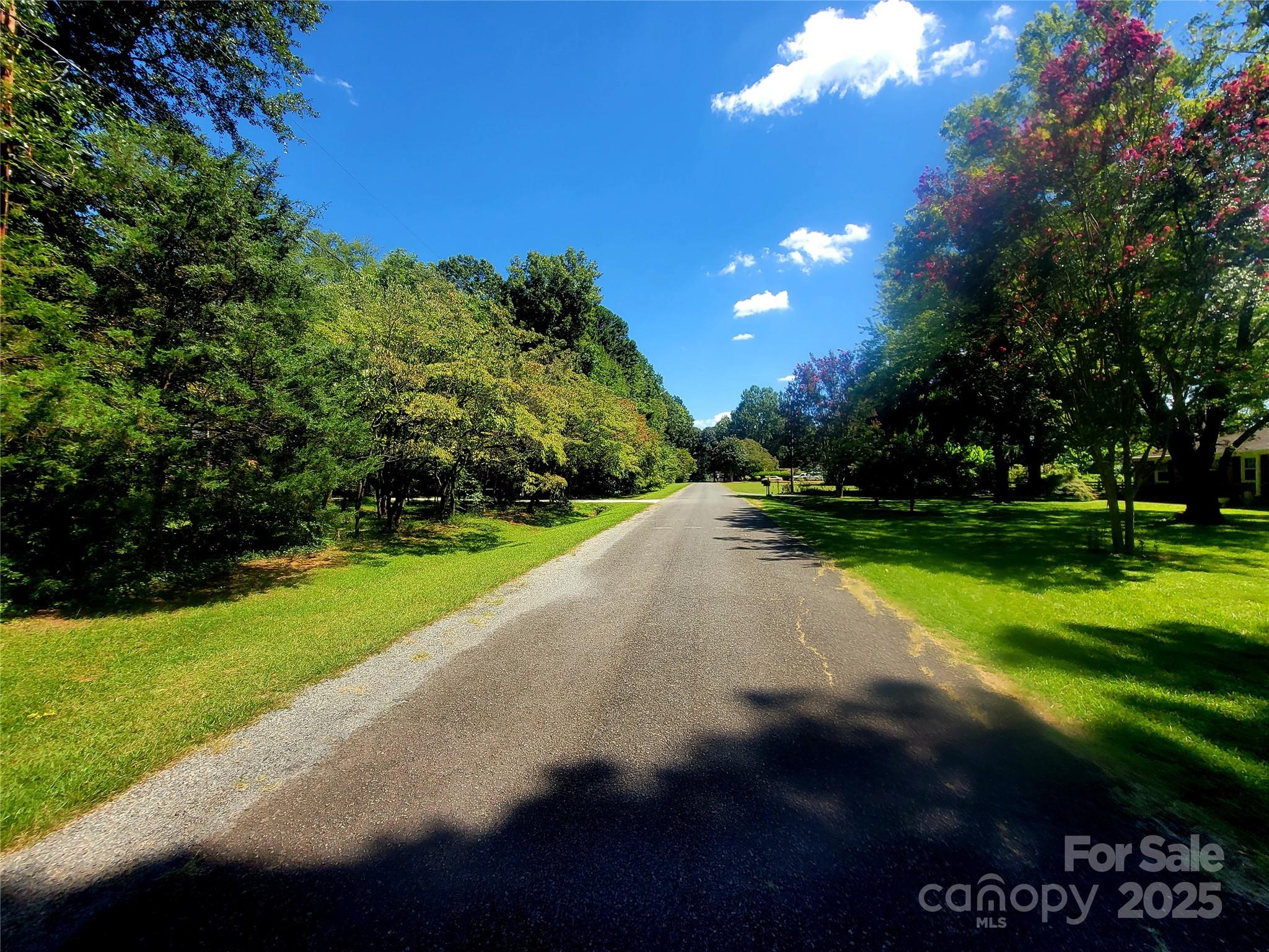 9018 Oxford Place Property Photo 4