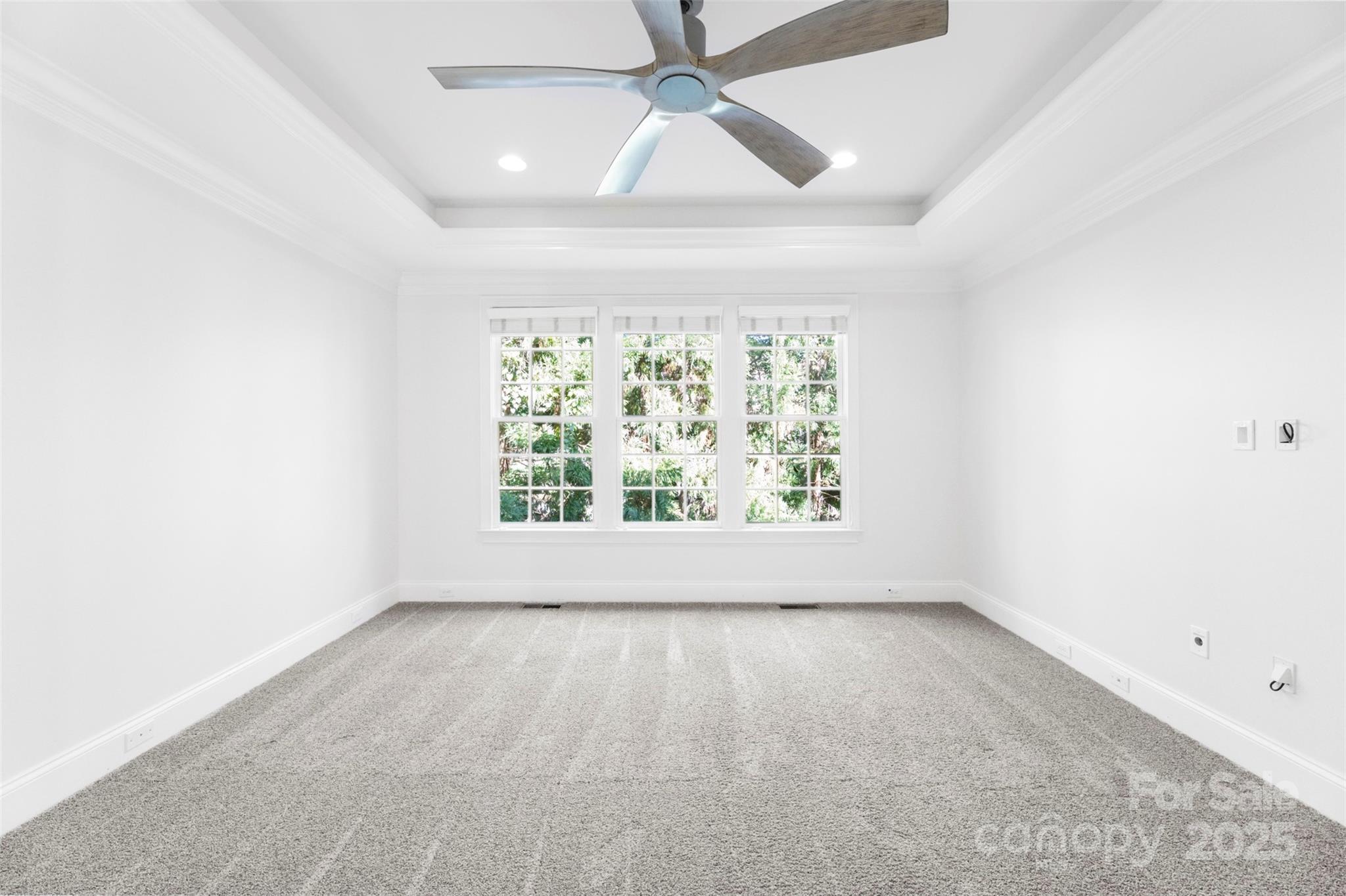 8928 Heydon Hall Circle Property Photo 9