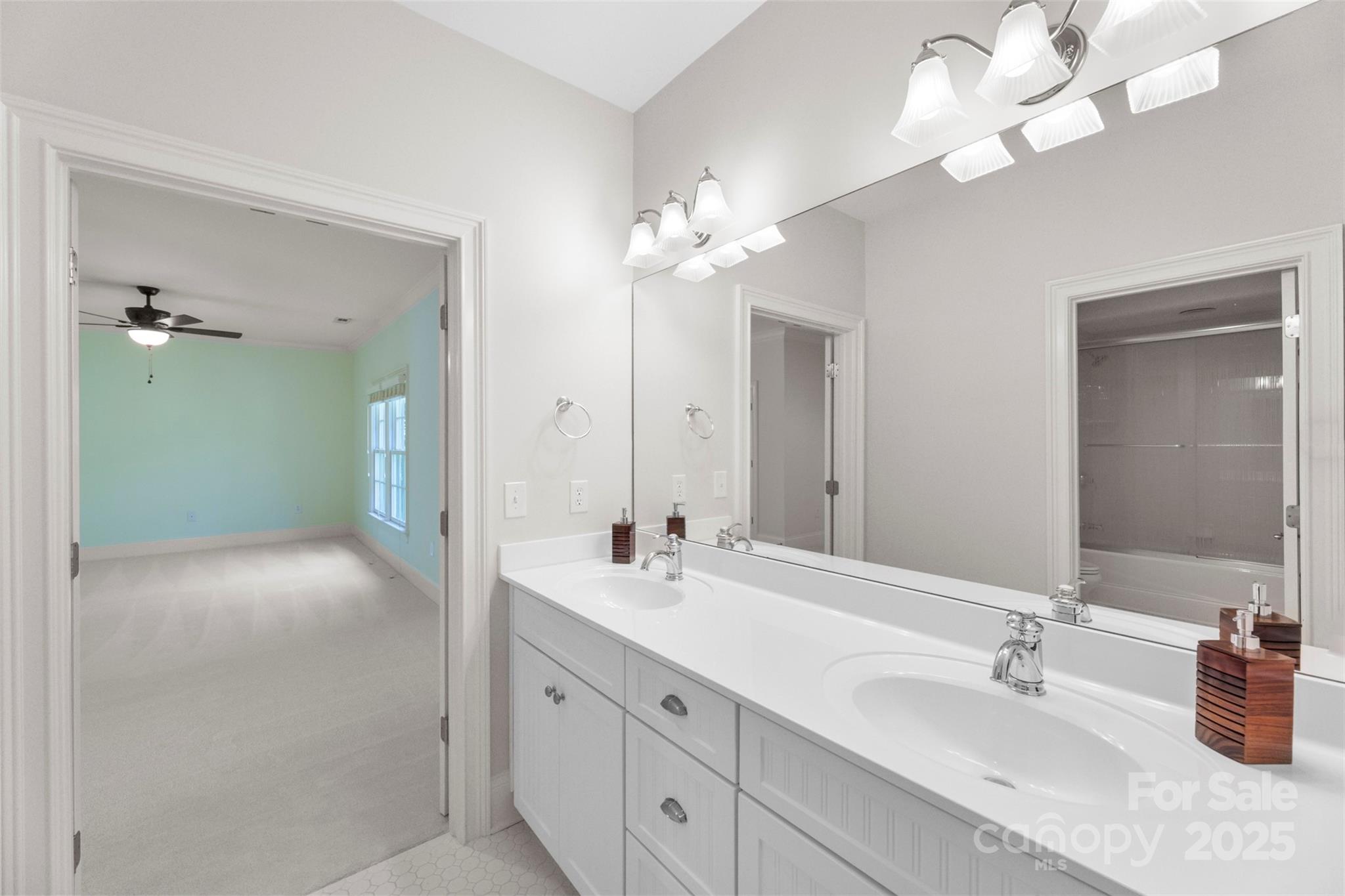 8928 Heydon Hall Circle Property Photo 18